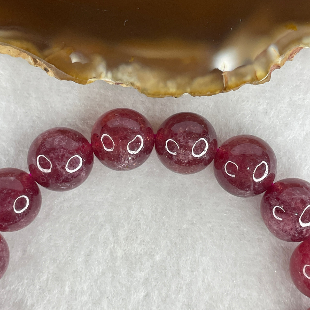 Good Grade Natural Strawberry Quartz Beads Bracelet | 11.6mm Crimson Flecked Amulet (38.55g | 17cm Wrist | 18 Beads)