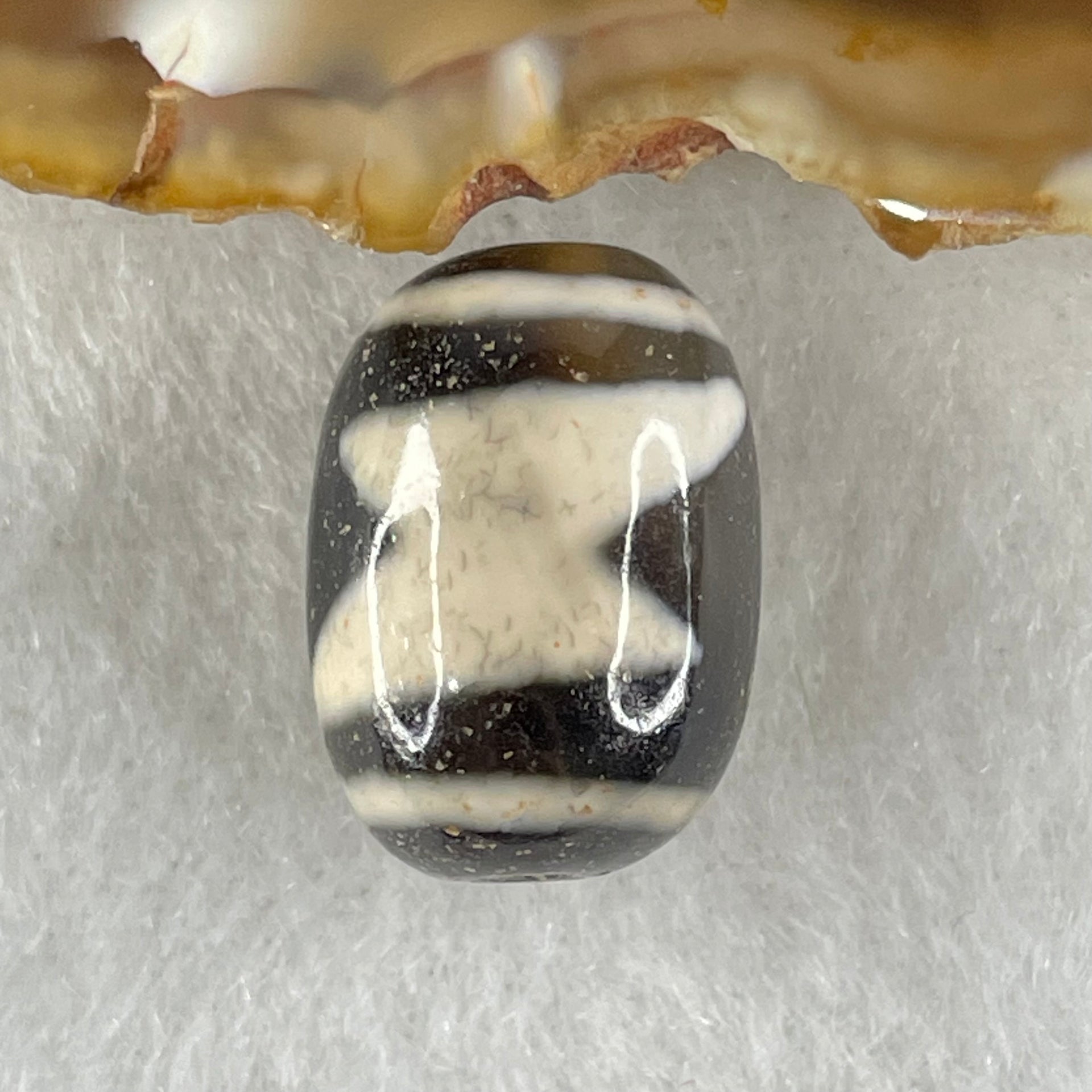 Natural Powerful Tibetan Old Oily Agate 5 Eyes Lightning Dzi Bead Heavenly Master (Tian Zhu) 五眼闪电天珠 4.43g 17.7 by 12.8mm - Huangs Jadeite and Jewelry Pte Ltd