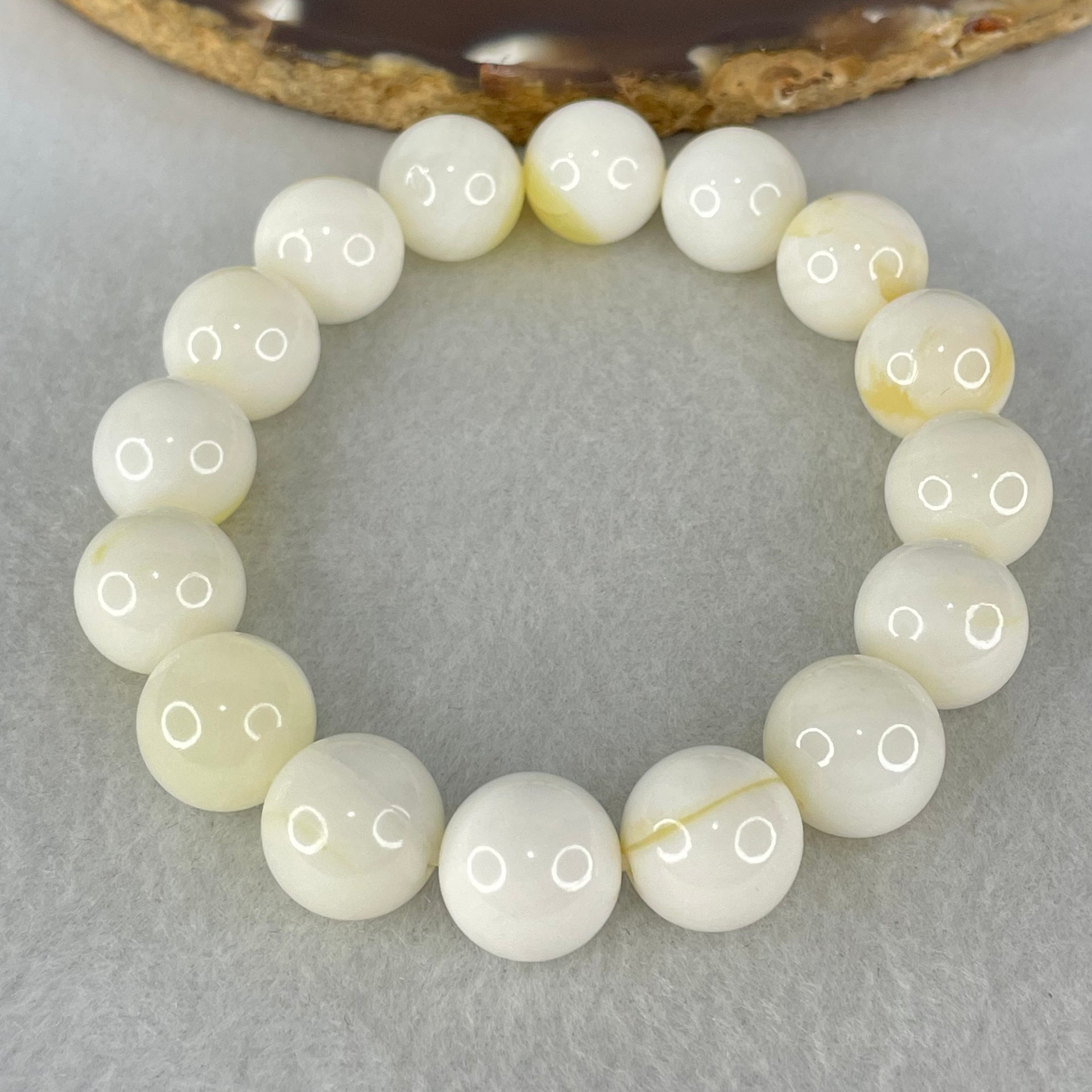 Natural Tridacna Sea Shell Beads Bracelet 46.58g 17cm 12.5mm 16 Beads - Huangs Jadeite and Jewelry Pte Ltd