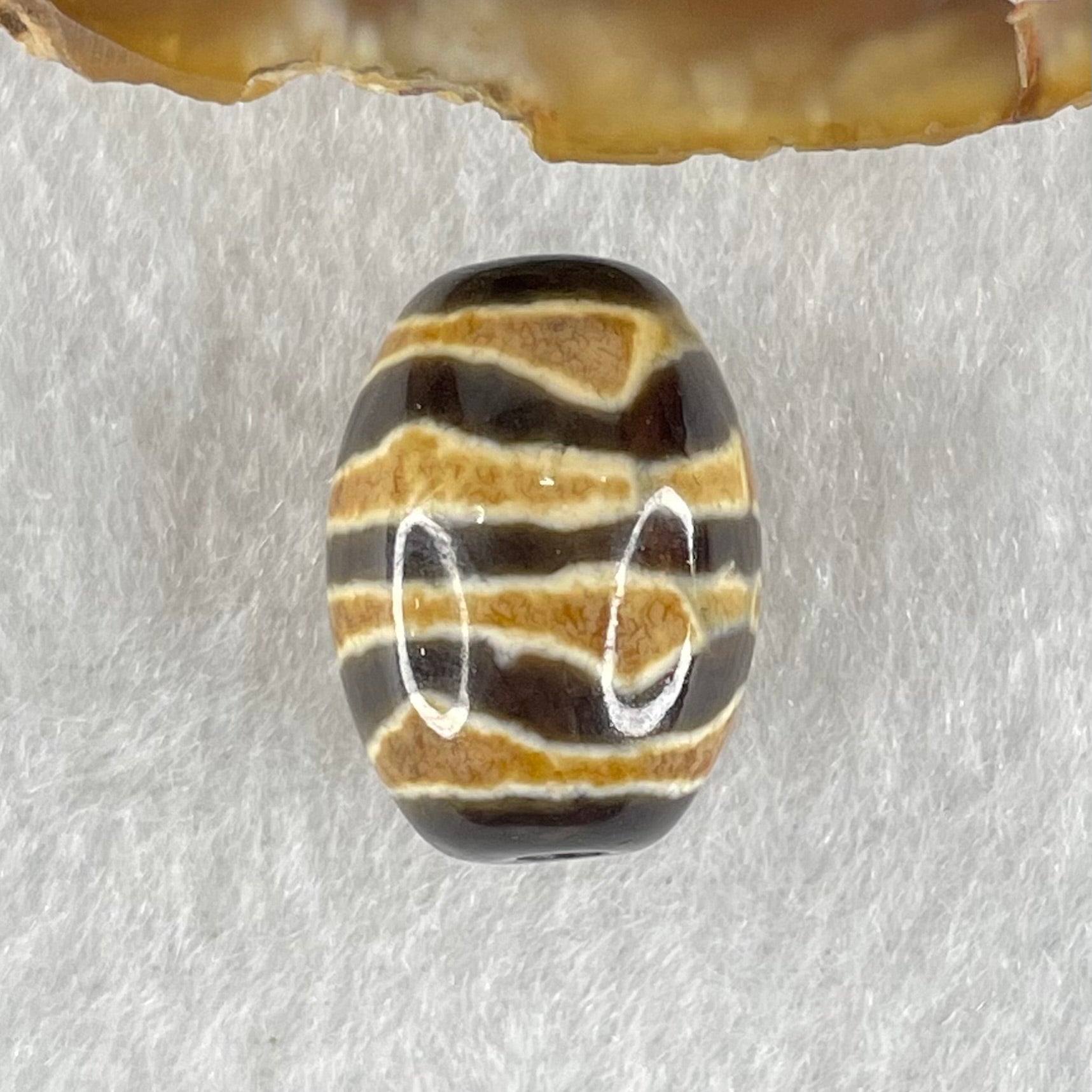 Natural Powerful Tibetan Old Oily Agate Double Tiger Tooth Daluo Dzi Bead Heavenly Master (Tian Zhu) 双虎呀天诛 5.38g 19.2 by 14.1mm - Huangs Jadeite and Jewelry Pte Ltd