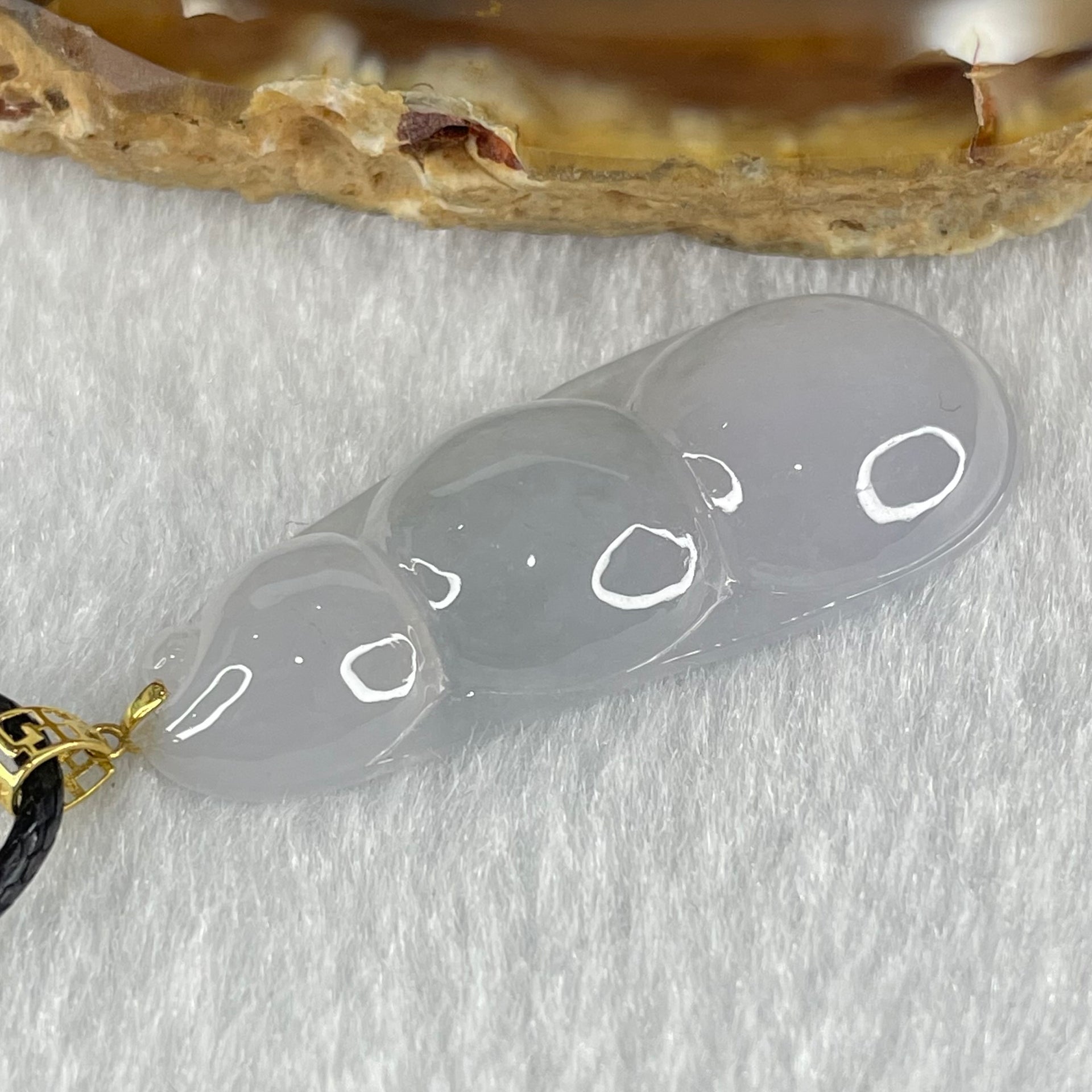 Type A Faint Lavender Jadeite Peapod in 18K Yellow Gold Clasp with String Necklace 4.76g 32.8 by 13.6 by 5.4mm - Huangs Jadeite and Jewelry Pte Ltd