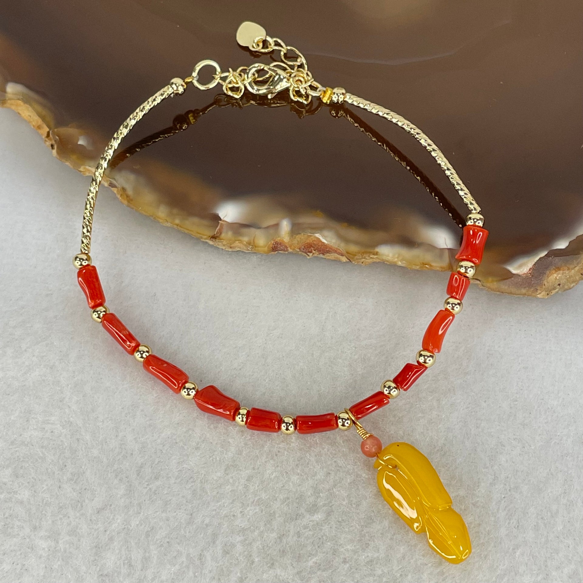 Natural Red Coral with Natural Butterscotch Amber Leaf Charm in Gold Color Bracelet 3.64g 6.5 by 2.7mm 11pcs - Huangs Jadeite and Jewelry Pte Ltd