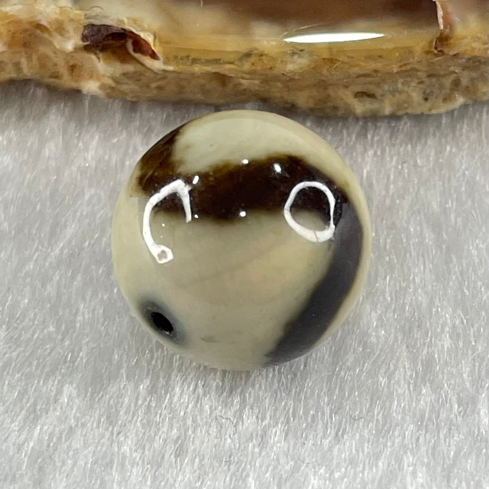Natural Powerful Tibetan Old Oily Yellowish White with Black Agate Tiger Tooth Daluo Dzi Bead Heavenly Master (Tian Zhu) 虎呀天诛 3.42g 13.7mm - Huangs Jadeite and Jewelry Pte Ltd