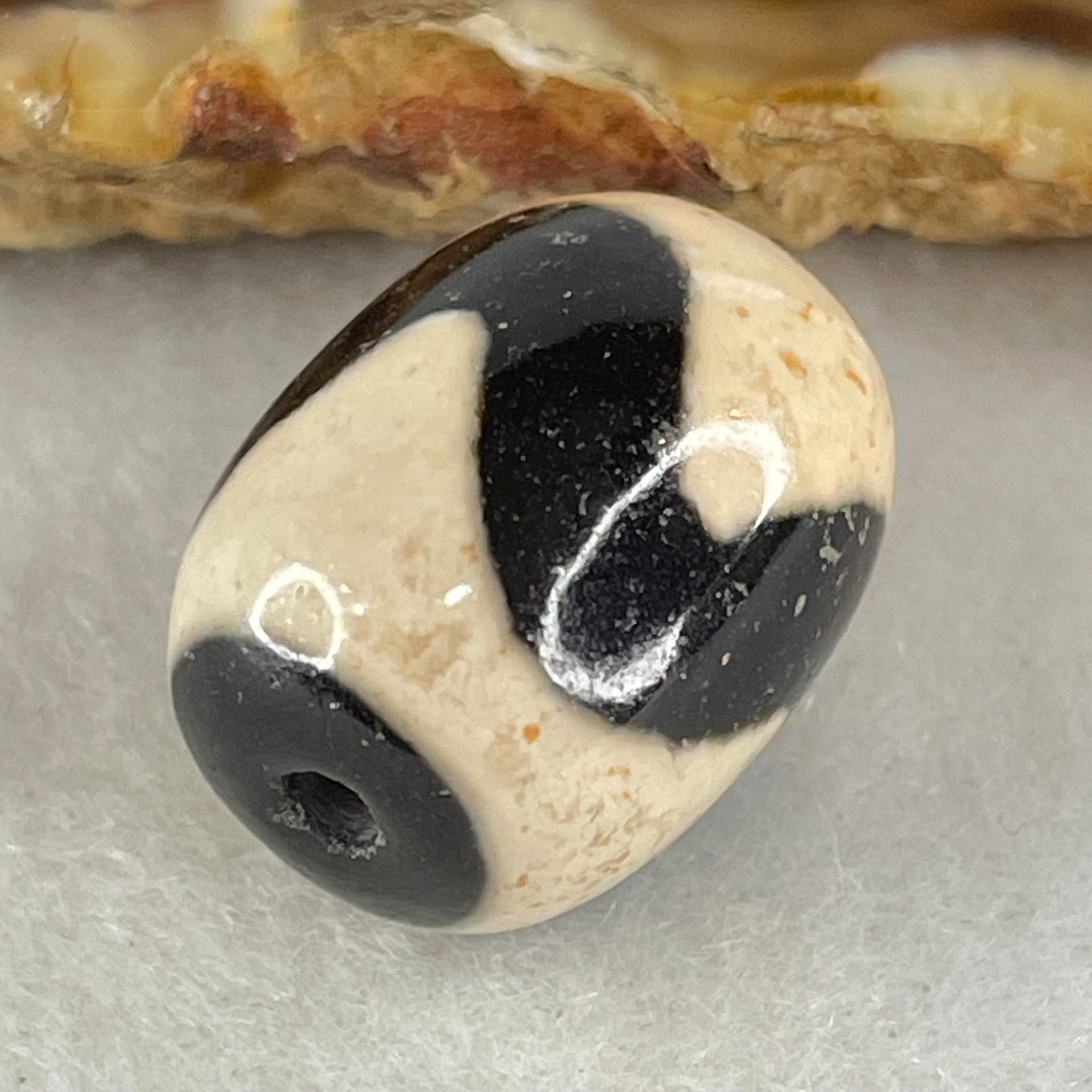 Natural Powerful Tibetan Old Oily Agate Tiger Tooth Daluo Dzi Bead Heavenly Master (Tian Zhu) 虎呀天诛 4.87g 17.5 by 13.5mm - Huangs Jadeite and Jewelry Pte Ltd