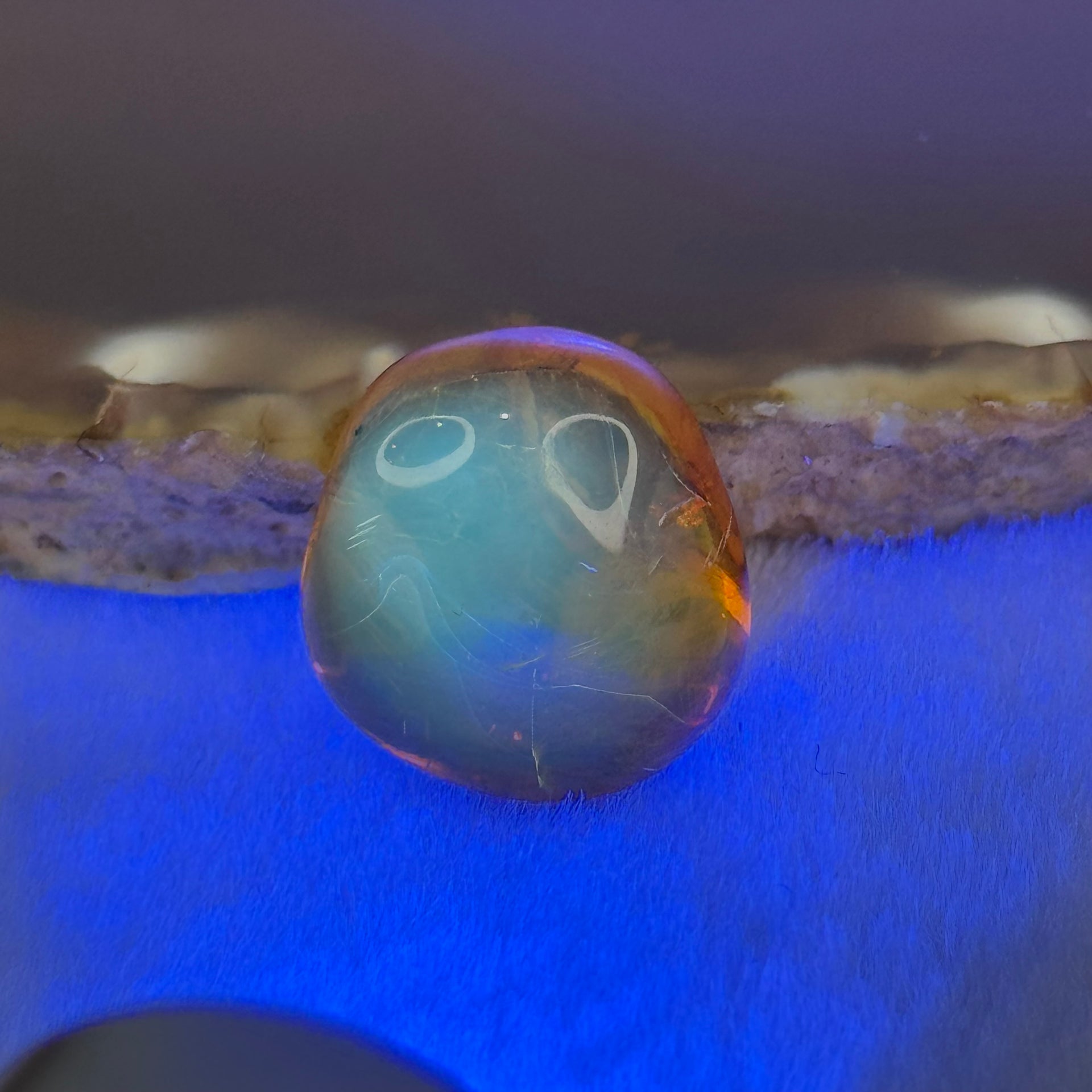 Natural Amber for Setting 1.67g 17.3 by 16.1 by 10.6mm - Huangs Jadeite and Jewelry Pte Ltd