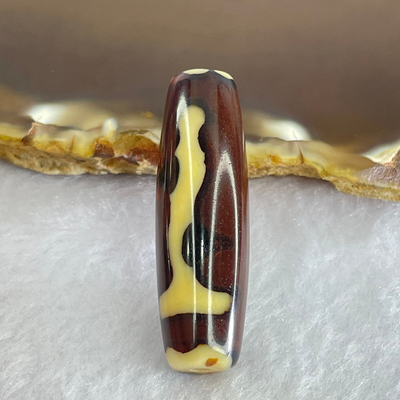 Natural Powerful Tibetan Old Oily Agate Guan Yin Dzi Bead Heavenly Master (Tian Zhu) 观音天珠 8.32g 37.7 by 11.6mm - Huangs Jadeite and Jewelry Pte Ltd