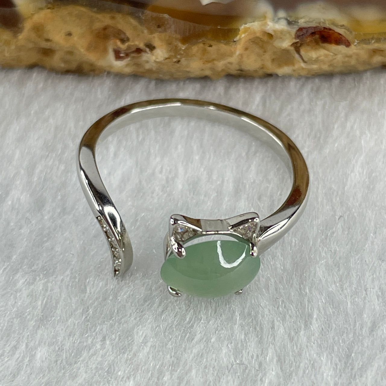 Natural Type A Semi Icy Blueish Green Jadeite Oval Shape Cabouchon in S925 Silver Cat Ring (Adjustable Size) 1.76g 6.3 by 8.0 by 3.5mm