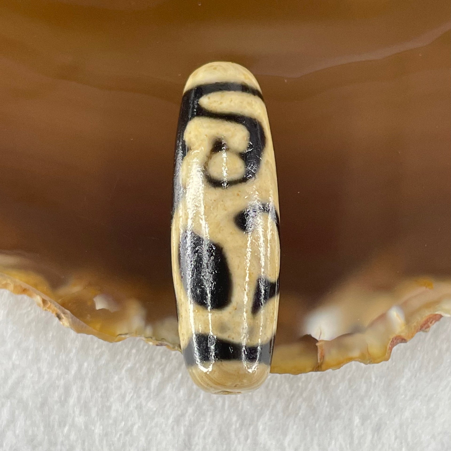 Natural Powerful Tibetan Old Oily Monkey Agate Dzi Bead Heavenly Master (Tian Zhu) 猴天珠 9.44g 39.2 by 12.6mm - Huangs Jadeite and Jewelry Pte Ltd
