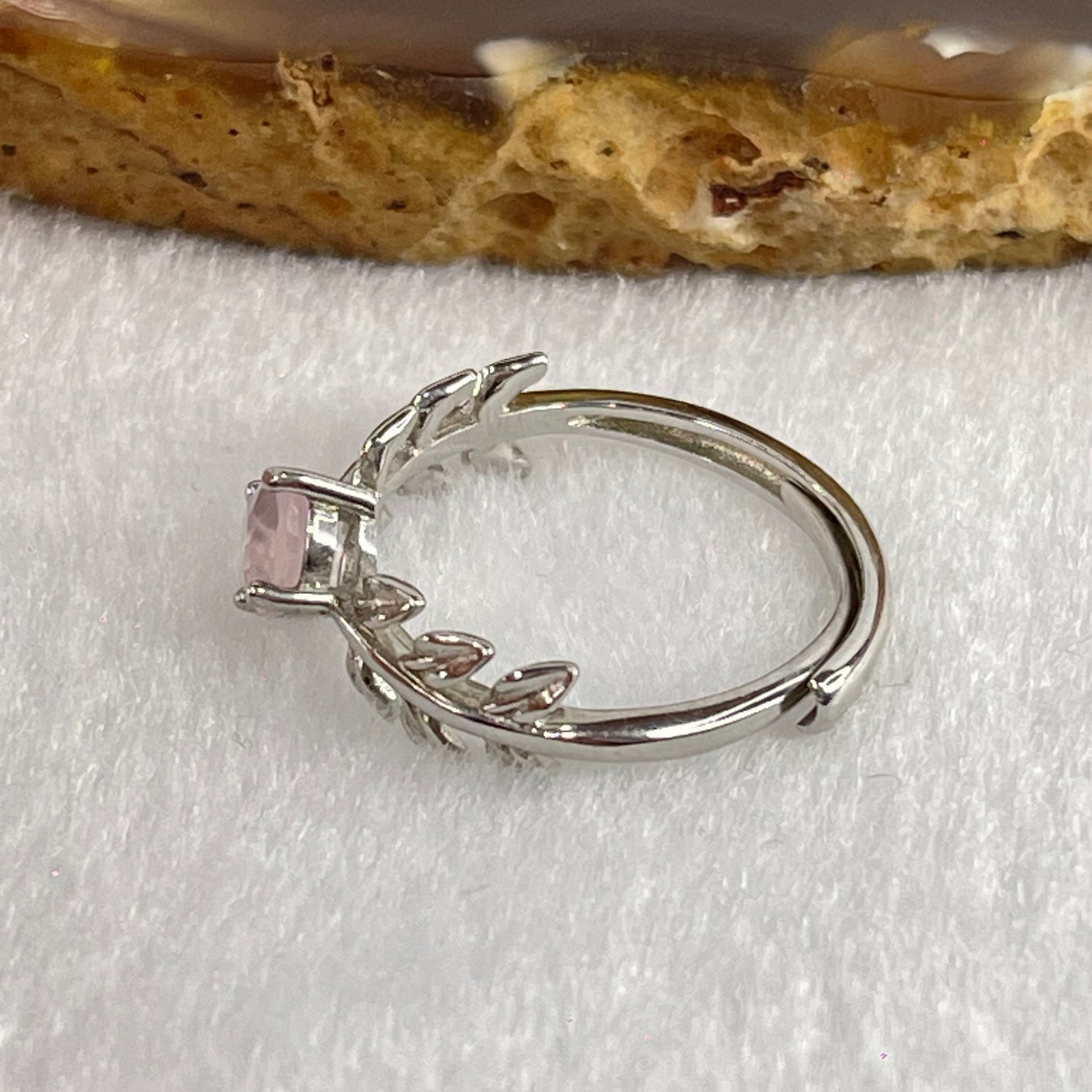 Natural Pink Morganite with Crystals In S925 Sliver Ring (Adjustable Size) 1.85g 4.8 by 3.5mm - Huangs Jadeite and Jewelry Pte Ltd