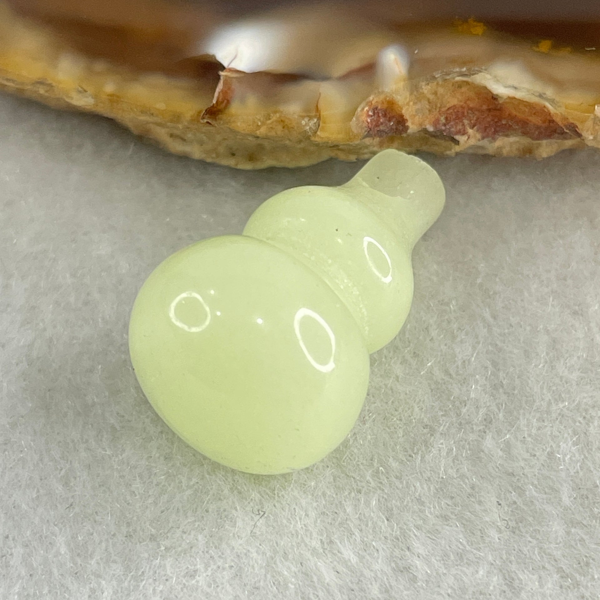 Natural Light Green Chalcedony Mini Hulu Display 4.42g 22.9 by 14.1mm - Huangs Jadeite and Jewelry Pte Ltd