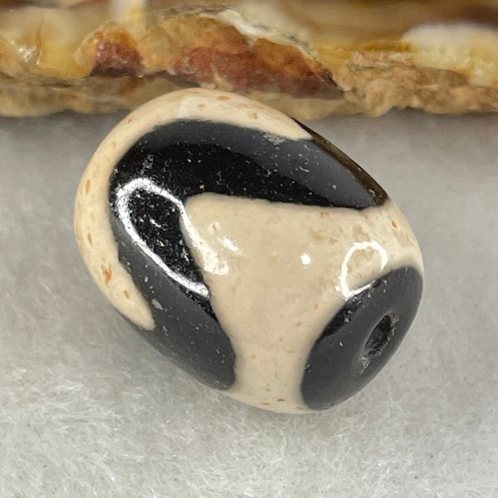 Natural Powerful Tibetan Old Oily Agate Tiger Tooth Daluo Dzi Bead Heavenly Master (Tian Zhu) 虎呀天诛 4.87g 17.5 by 13.5mm - Huangs Jadeite and Jewelry Pte Ltd