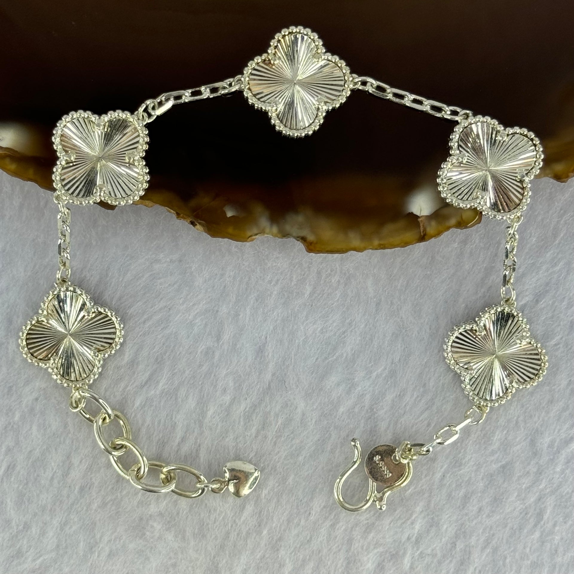 S9999 Sliver Clover Bracelet 13.37g 13.1 by 3.0mm 5pcs - Huangs Jadeite and Jewelry Pte Ltd