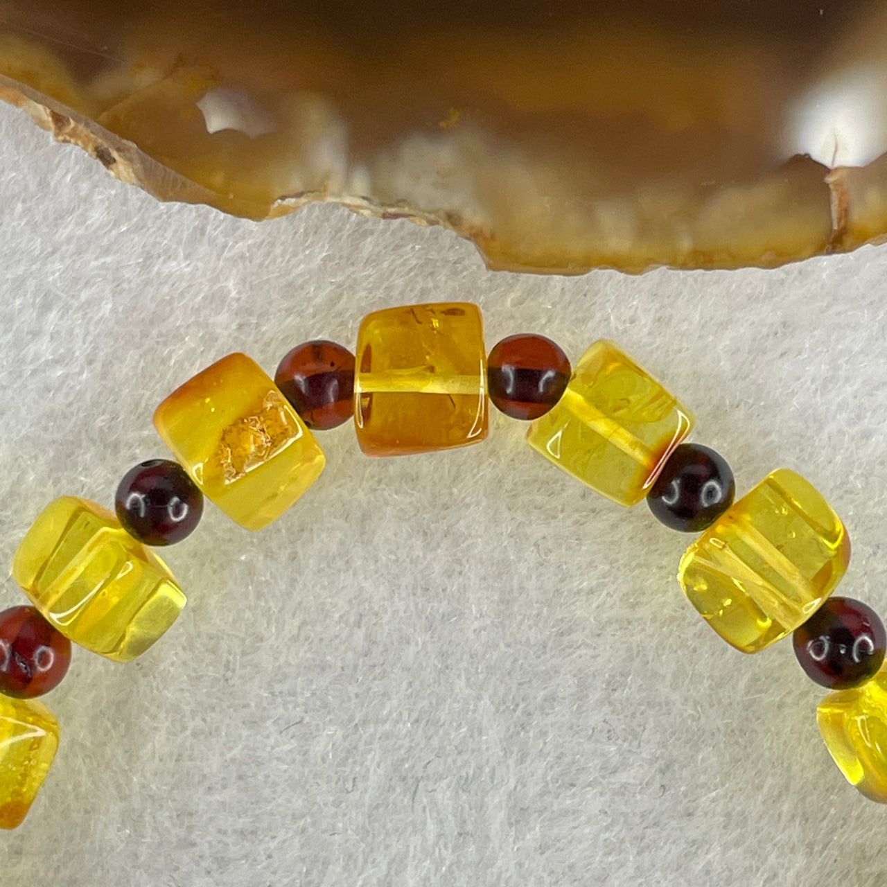 稀有认证高级天然金发晶石英手链手牌天然高级金顺发水晶手牌手链 50.63 克 18 厘米 15.7 x 9.9 x 6.2 毫米 25 件