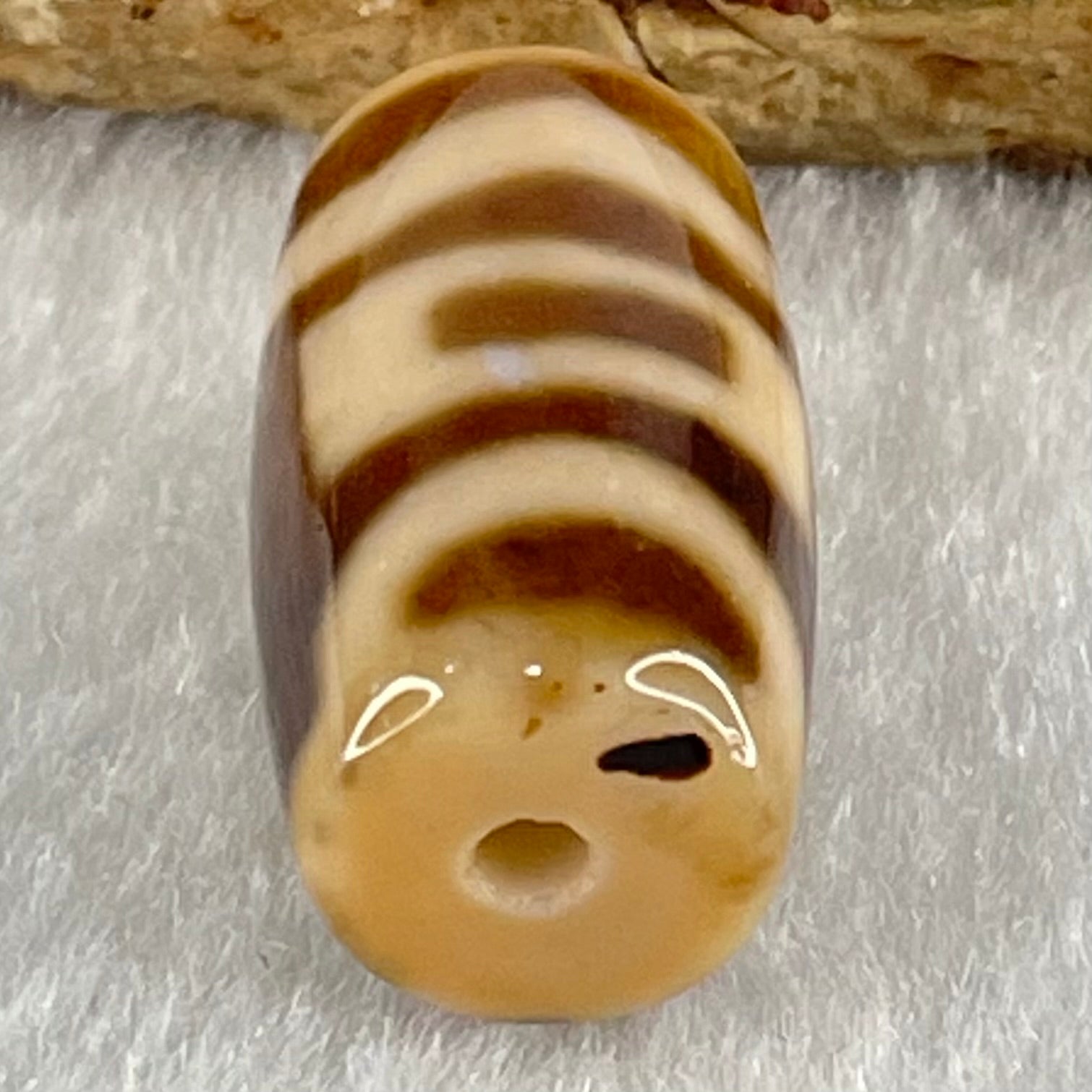 Natural Powerful Tibetan Old Oily Agate Sky Door Serenity 1 Eye Dzi Bead Heavenly Master (Tian Zhu) 一眼天门天诛 4.86g 20.4 by 11.7mm - Huangs Jadeite and Jewelry Pte Ltd