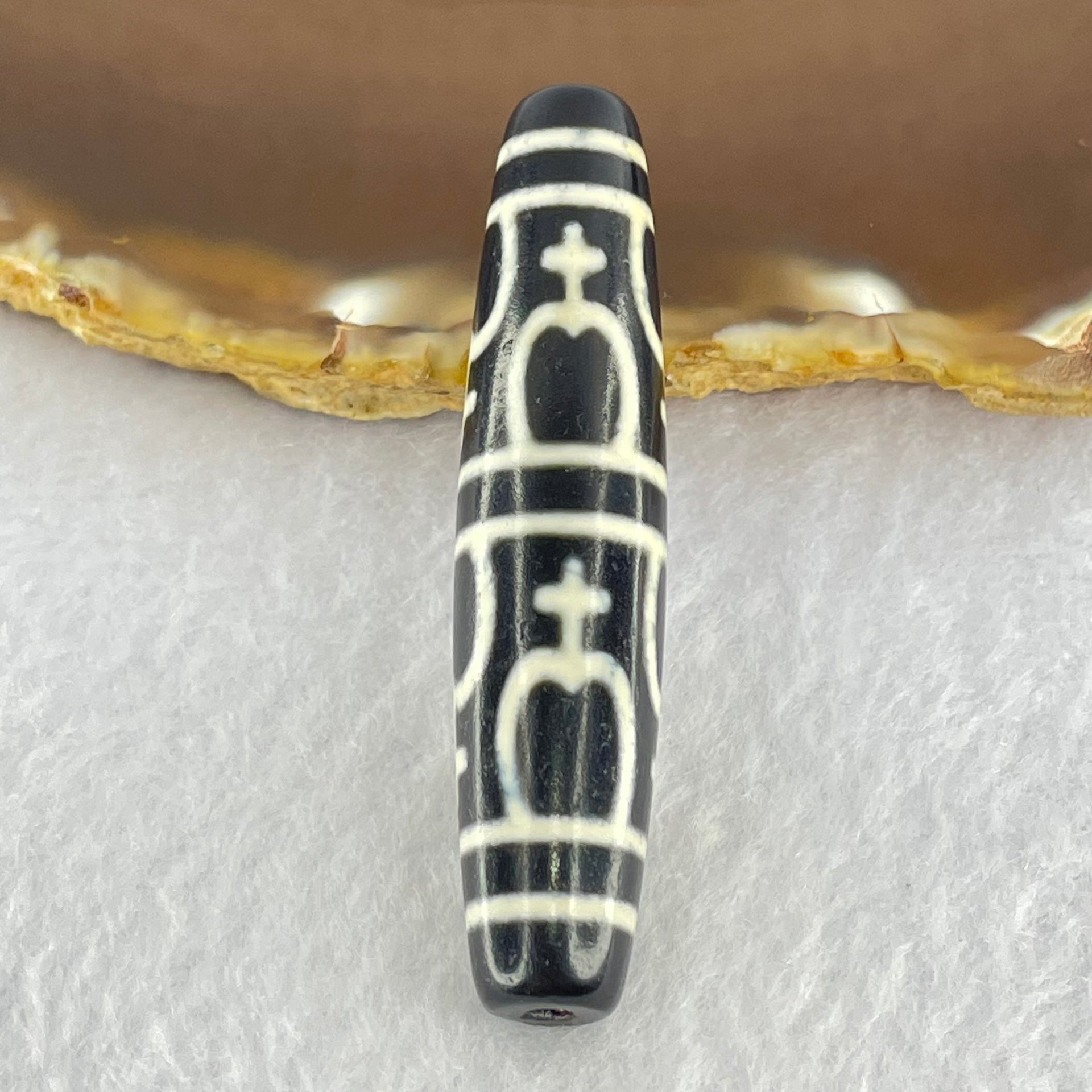 Natural Powerful Tibetan Old Oily Agate 8 Nectar Vessel Dzi Bead Heavenly Master (Tian Zhu) 花蜜容器眼天珠 14.15g 58.0 by 12.6mm - Huangs Jadeite and Jewelry Pte Ltd