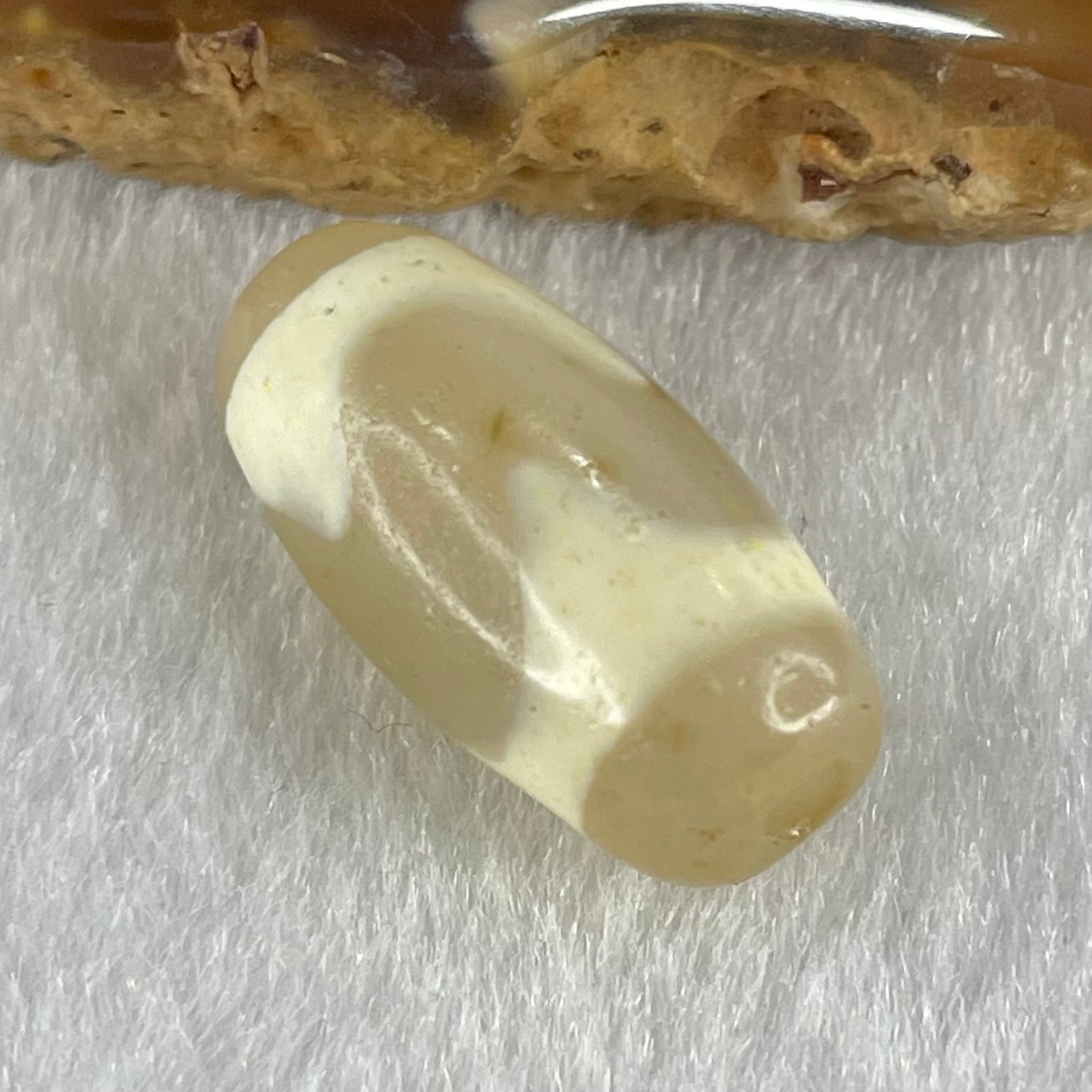 Natural Powerful Tibetan Old Oily Agate Tiger Tooth Daluo Dzi Bead Heavenly Master (Tian Zhu) 虎呀天诛 2.87g 19.9 by 10.0mm - Huangs Jadeite and Jewelry Pte Ltd