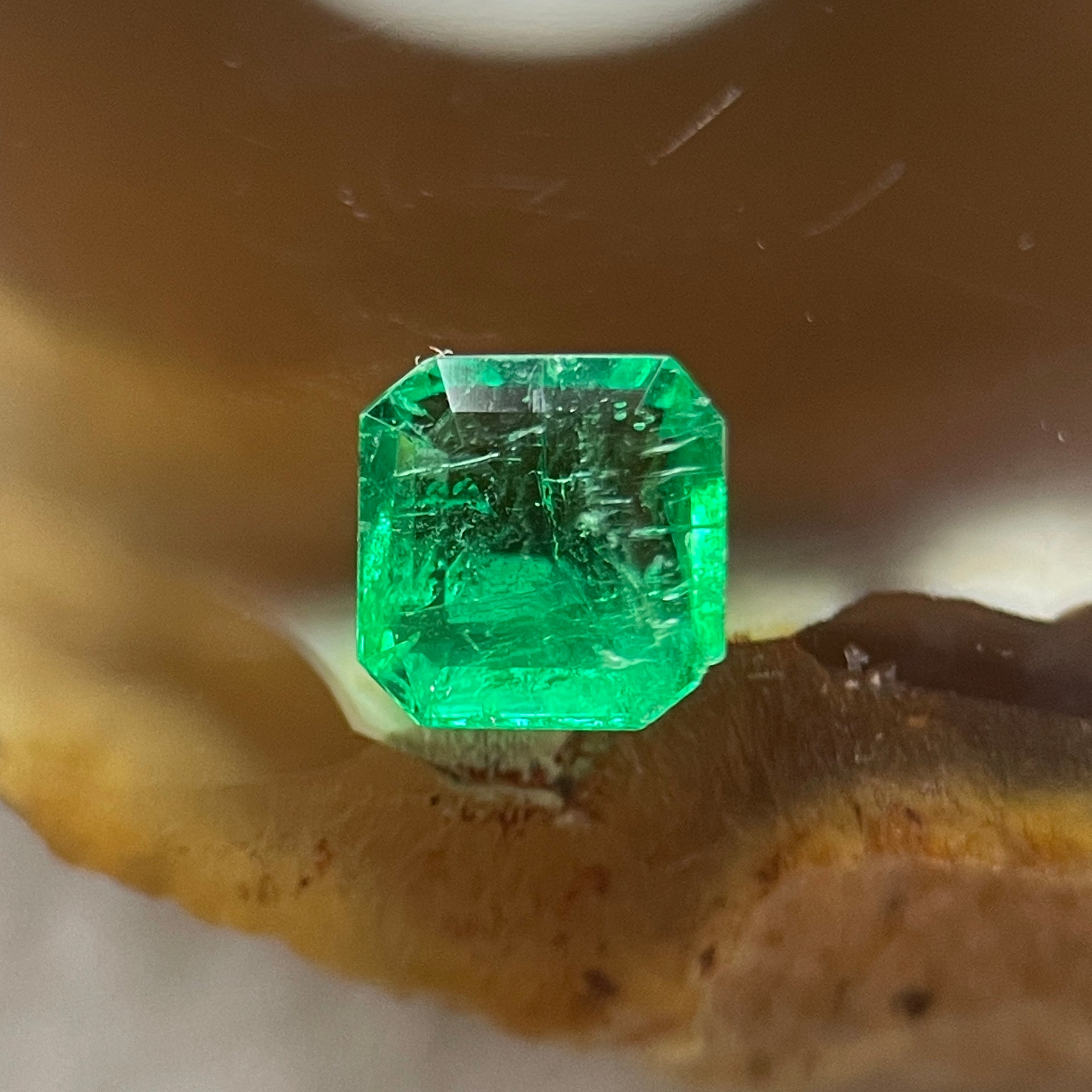 Natural Colombia Vivid Green Emerald (Beryl) Cut-Cornered Square Step cut 0.47ct 4.7 by 4.7 by 2.8mm - Huangs Jadeite and Jewelry Pte Ltd