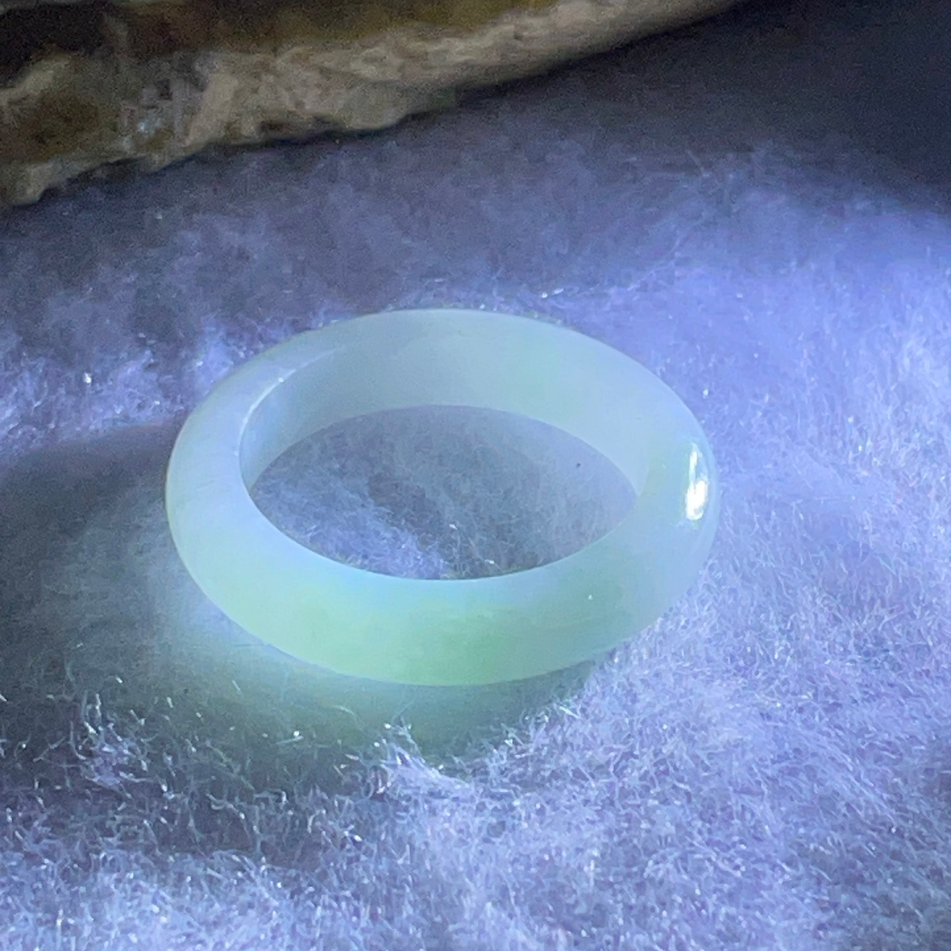 Type A Light Green Jadeite Ring 2.54g 4.6 by 3.4mm US7.25 HK16 (Internal Line) - Huangs Jadeite and Jewelry Pte Ltd