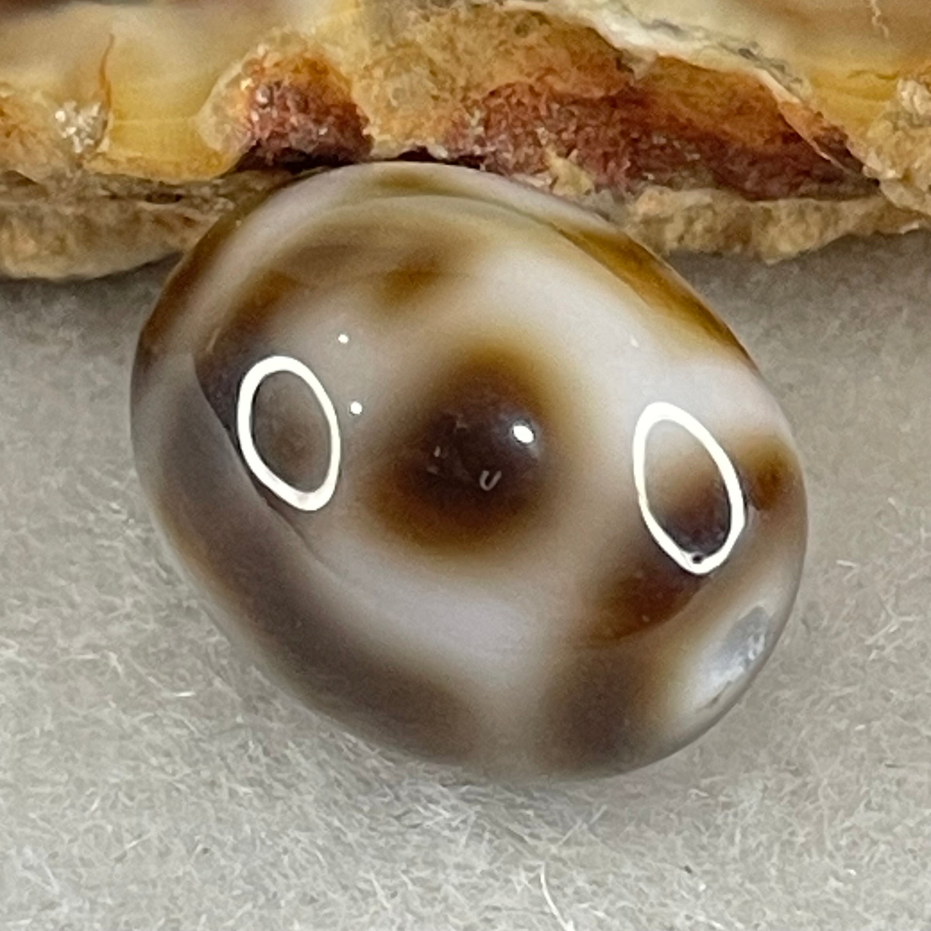 Natural Powerful Tibetan Old Oily Agate 4 Nectar Vessel Dzi Bead Heavenly Master (Tian Zhu) 花蜜容器天珠 2.63g 14.1 by 11.3mm - Huangs Jadeite and Jewelry Pte Ltd