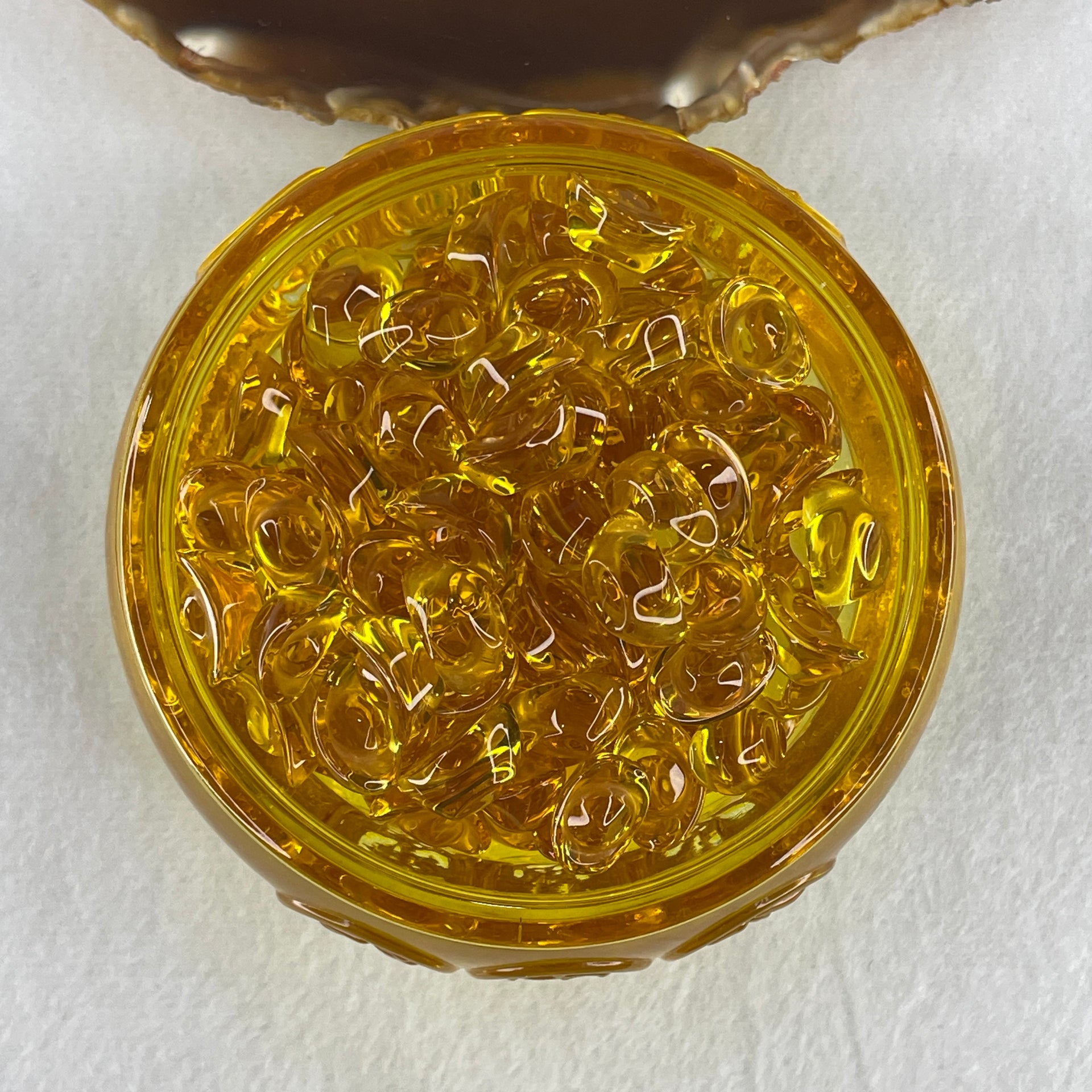 Yellow Liuli Wealth Pot with Ingot Yuan Bao Display Total Weight 648.22g 99.4 by 62.8mm - Huangs Jadeite and Jewelry Pte Ltd