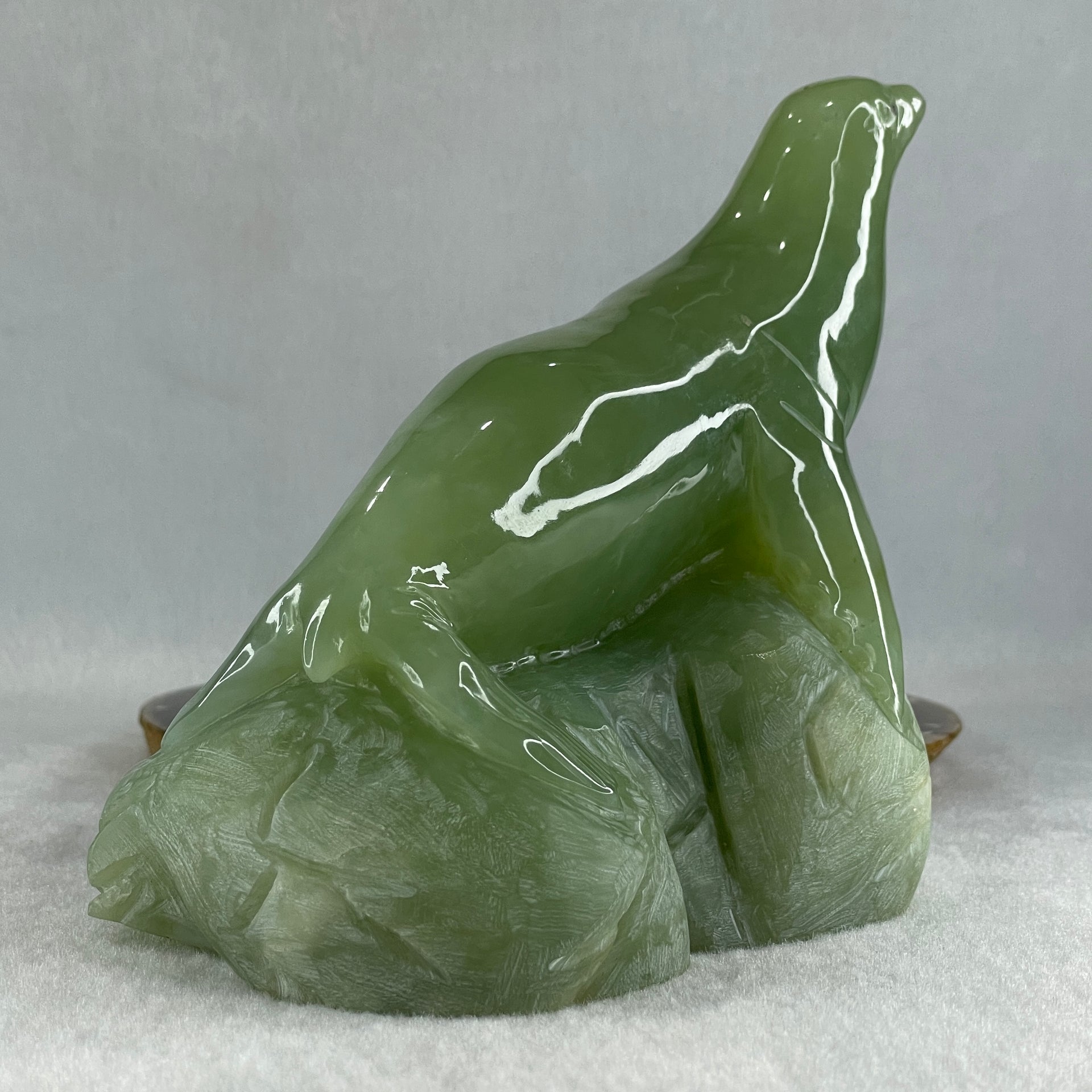 Natural Green Serpentine Seal Display 1,061.1g 132.0 by 88.0 by 123.0mm - Huangs Jadeite and Jewelry Pte Ltd