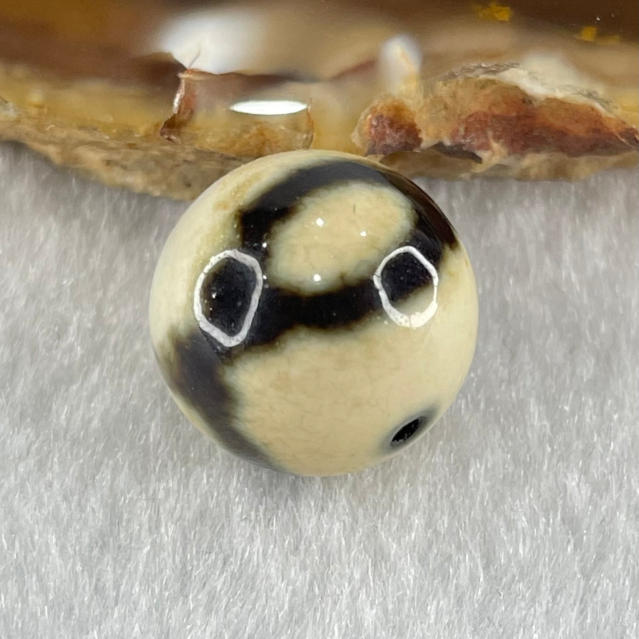 Natural Powerful Tibetan Old Oily Yellowish White with Black Agate 3 Eyes Dzi Bead Heavenly Master (Tian Zhu) 三眼天诛 4.04g 14.5mm - Huangs Jadeite and Jewelry Pte Ltd