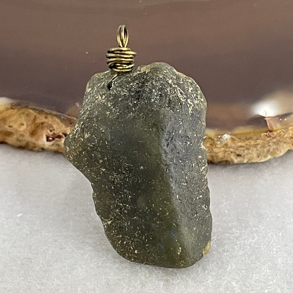 Natural Labradorite Rough Pendant Charm | (13.02g | 30.2 x 20.6 x 15.7mm | "Stone of Magic & Intuitive Shielding" Transformation Talisman, Feng Shui Auric Protection & Creative Inspiration Anchor)