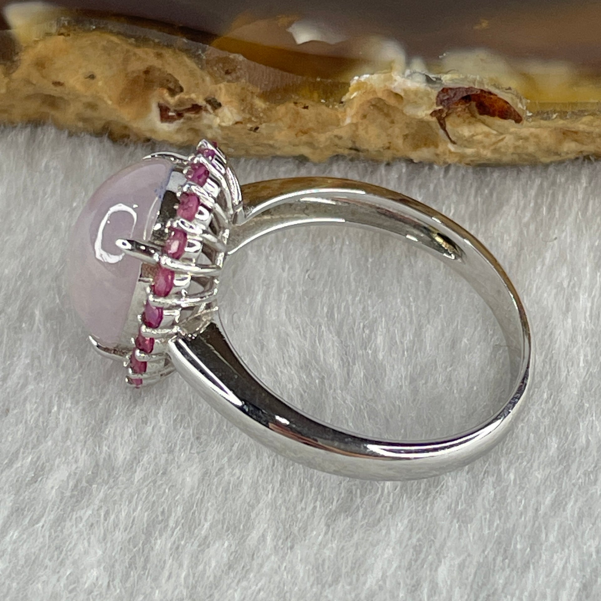 High Grade Natural Type A Bright Lavender Jadeite Cabouchon Oval Shape Ring in 18K AU750 White Gold with Natural Pink Sapphires 4.24g 11.2 by 9.3 by 5.8mm US6.8 HK15 - Huangs Jadeite and Jewelry Pte Ltd