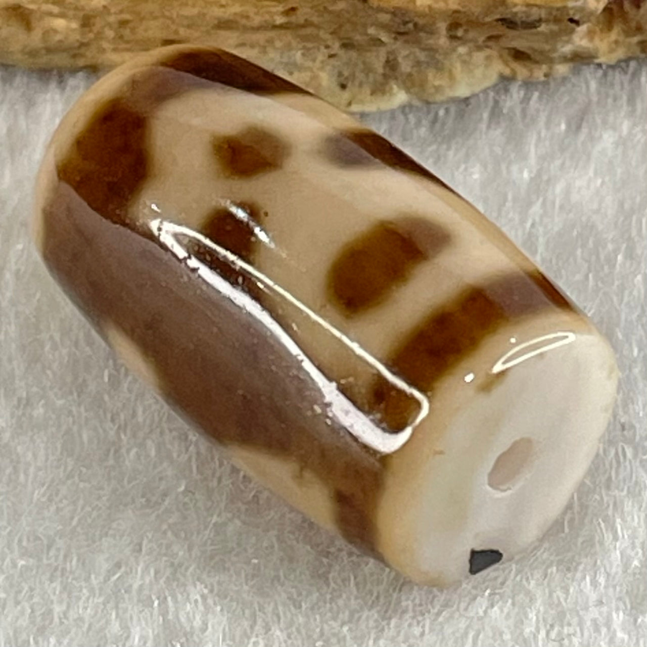 Natural Powerful Tibetan Old Oily Agate Double Cai Shen Dzi Bead Heavenly Master (Tian Zhu) 双财神长天珠 4.88g 20.1 by 12.0mm - Huangs Jadeite and Jewelry Pte Ltd