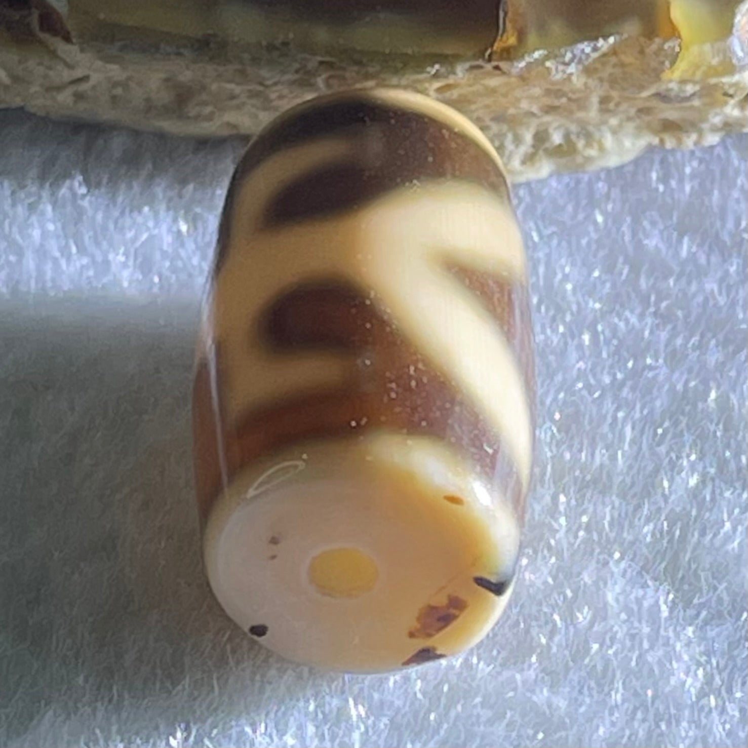 Natural Powerful Tibetan Old Oily Agate Patina Guiren Tairen Human Dzi Bead Totem Amulet Heavenly Master (Tian Zhu) 贵人天诛 4.77g 19.7 by 11.8mm - Huangs Jadeite and Jewelry Pte Ltd