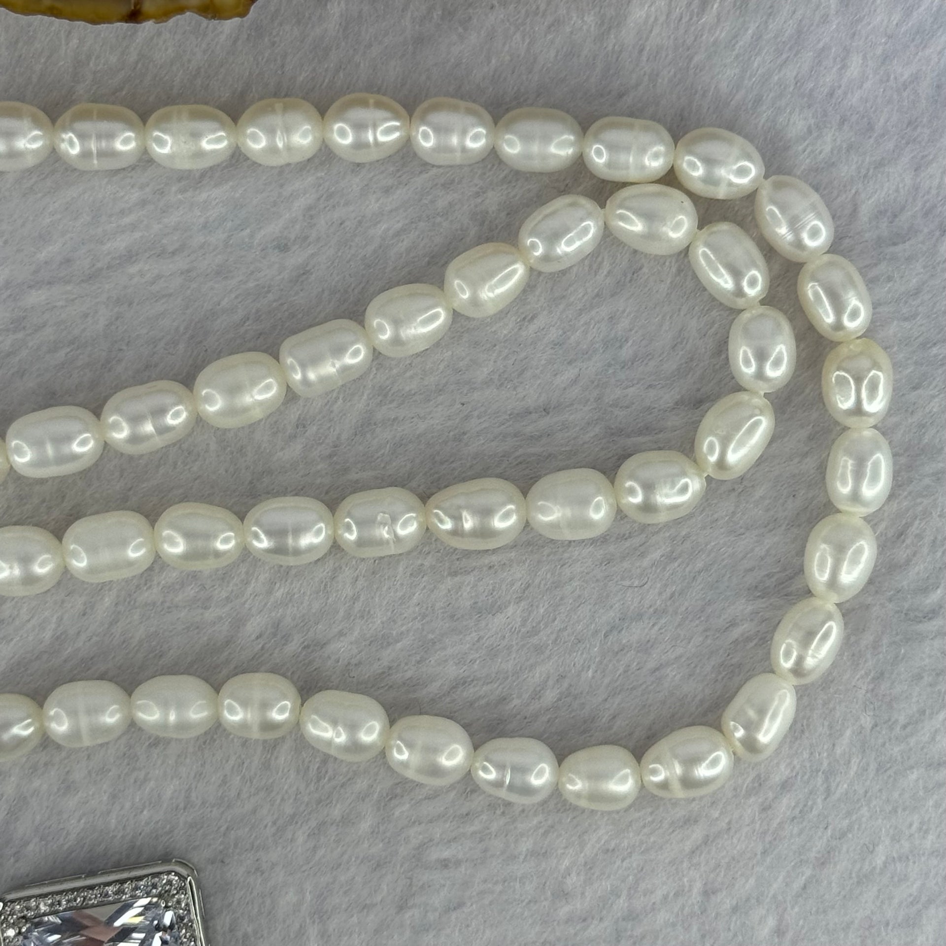 Natural White Pearl With Crystals Necklace 20.85g 40cm 5.6mm 56 Beads - Huangs Jadeite and Jewelry Pte Ltd
