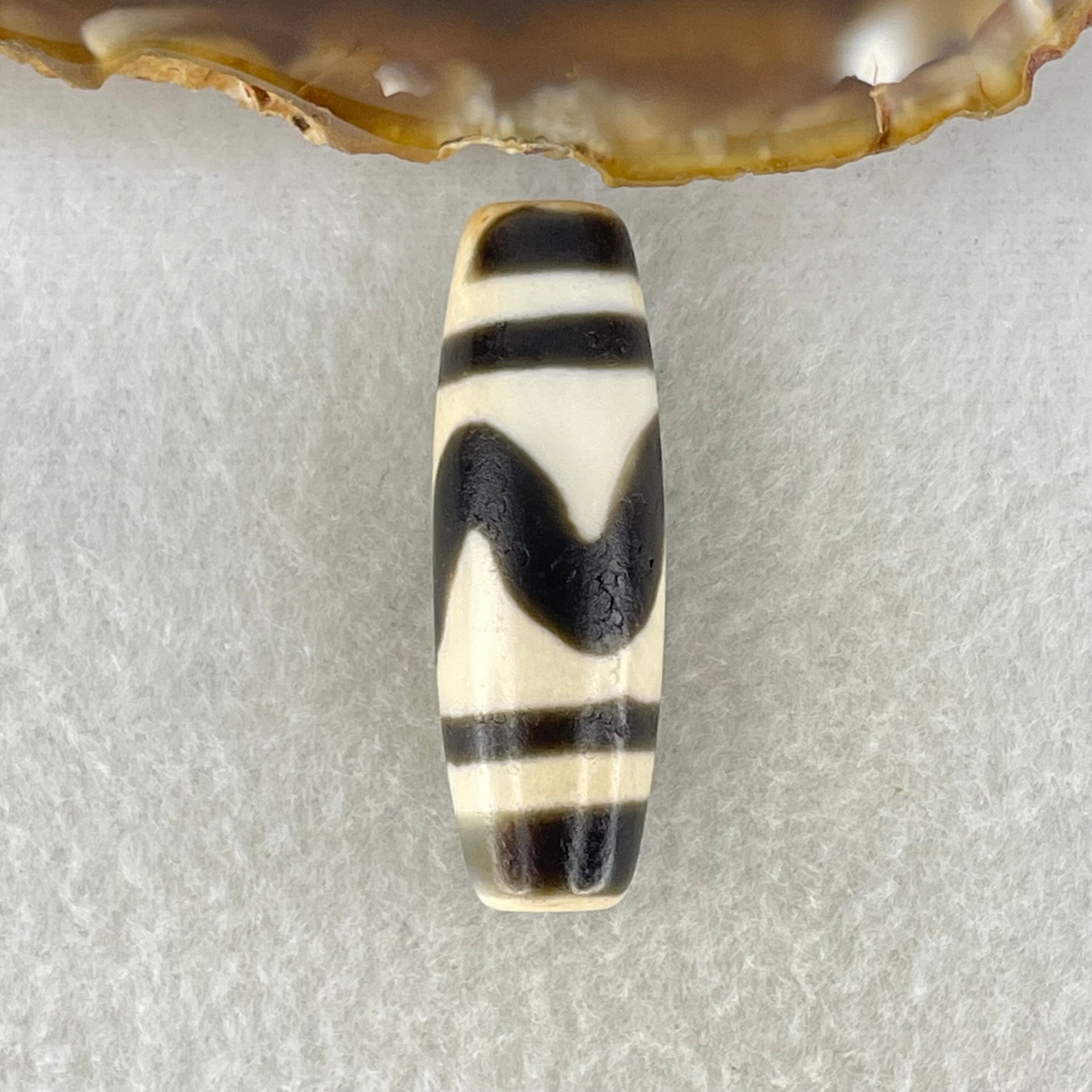 Natural Powerful Tibetan Old Oily Agate Tiger Tooth Daluo Dzi Bead Heavenly Master (Tian Zhu) 10.37g 39.3 by 12.9mm - Huangs Jadeite and Jewelry Pte Ltd