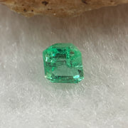 Natural Colombia Vivid Green Emerald (Beryl) Cut-Cornered Rectangular Step cut 0.41ct 4.5 by 4.1 by 3.0mm - Huangs Jadeite and Jewelry Pte Ltd