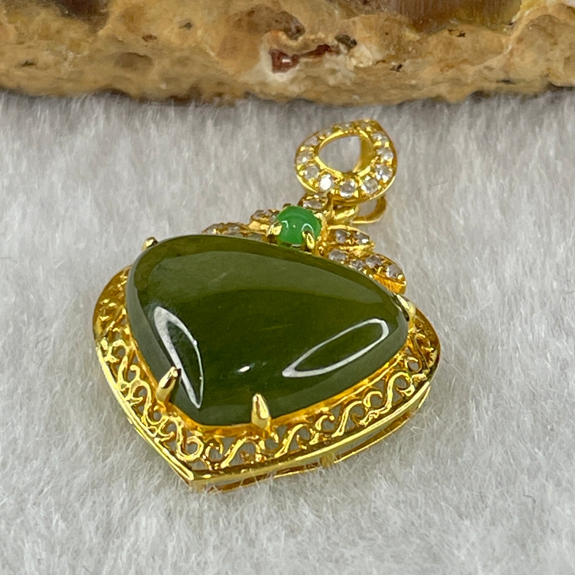 Type A Natural Icy Green Jadeite Heart Shape in 18K 750 Yellow Gold and Diamonds Clasp Pendant 1.83g 10.5 by 13.0 by 3.0mm - Huangs Jadeite and Jewelry Pte Ltd