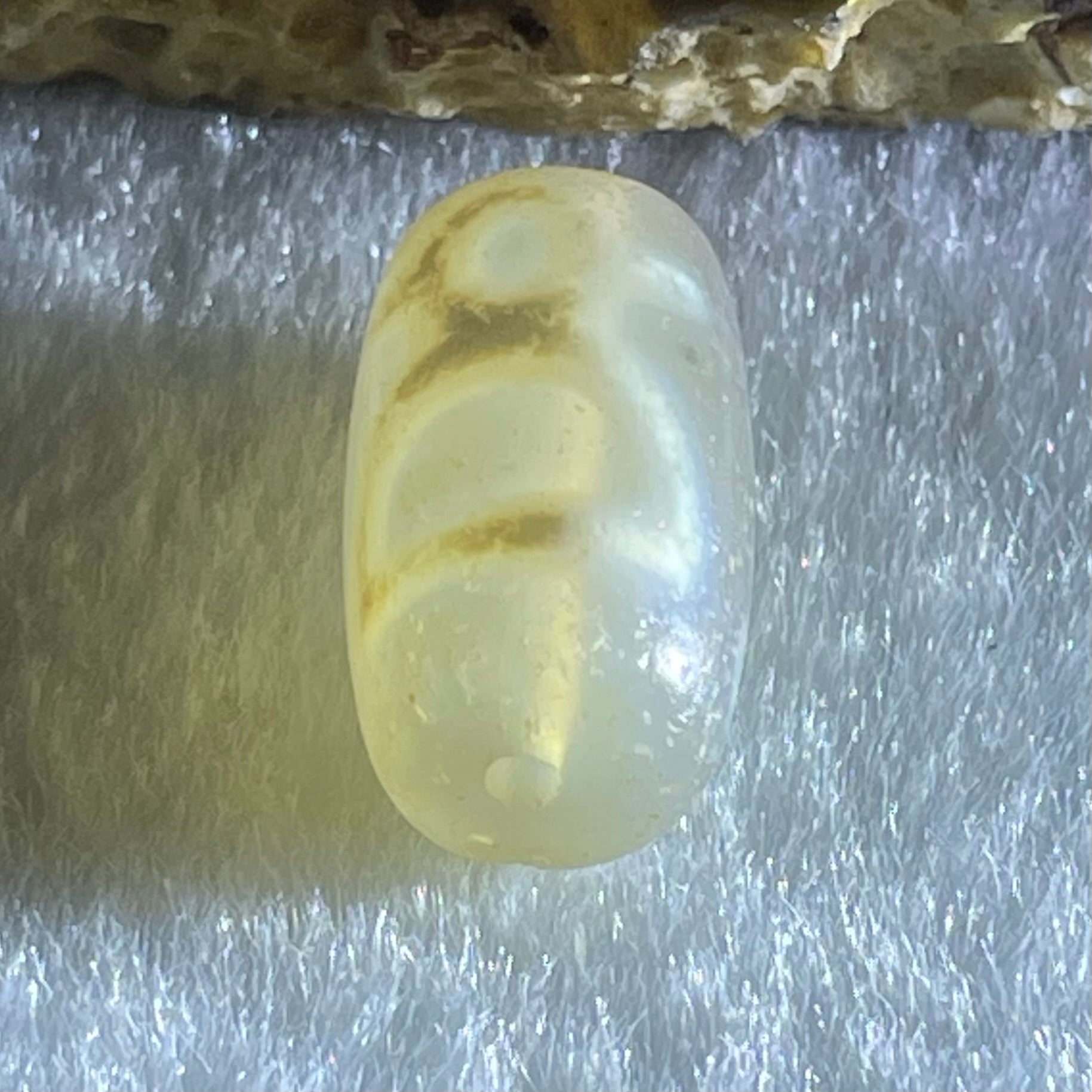 Natural Powerful Tibetan Old Oily Agate Double Cai Shen God of Fortune Dzi Bead Heavenly Master (Tian Zhu) 双财神长天珠 2.88g 17.6 by 9.9mm - Huangs Jadeite and Jewelry Pte Ltd