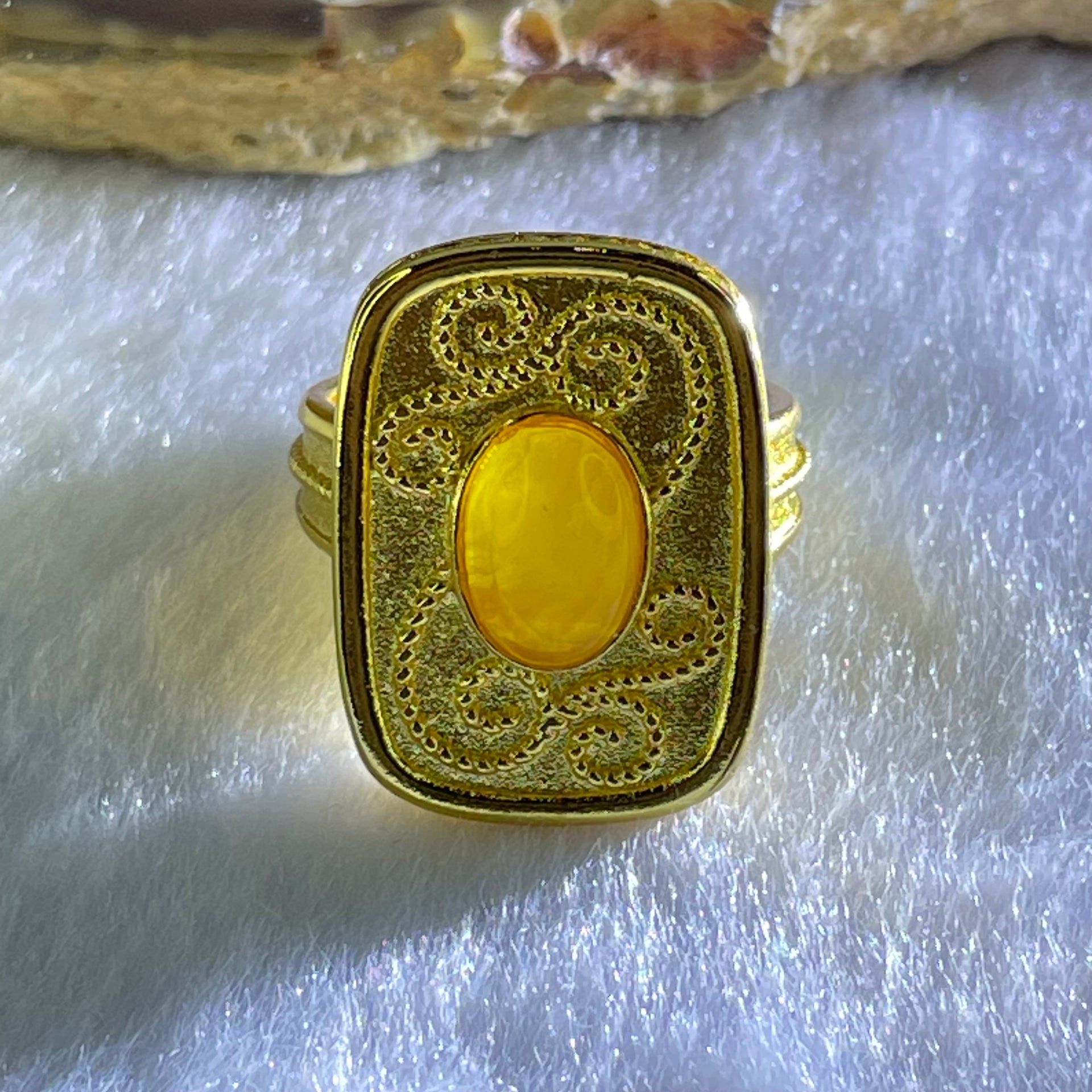 Natural Yellow with Butterscotch Amber in Sliver Gold Color Ring (Adjustable Size) 7.42g  9.9 by 6.9 by 3.5mm - Huangs Jadeite and Jewelry Pte Ltd