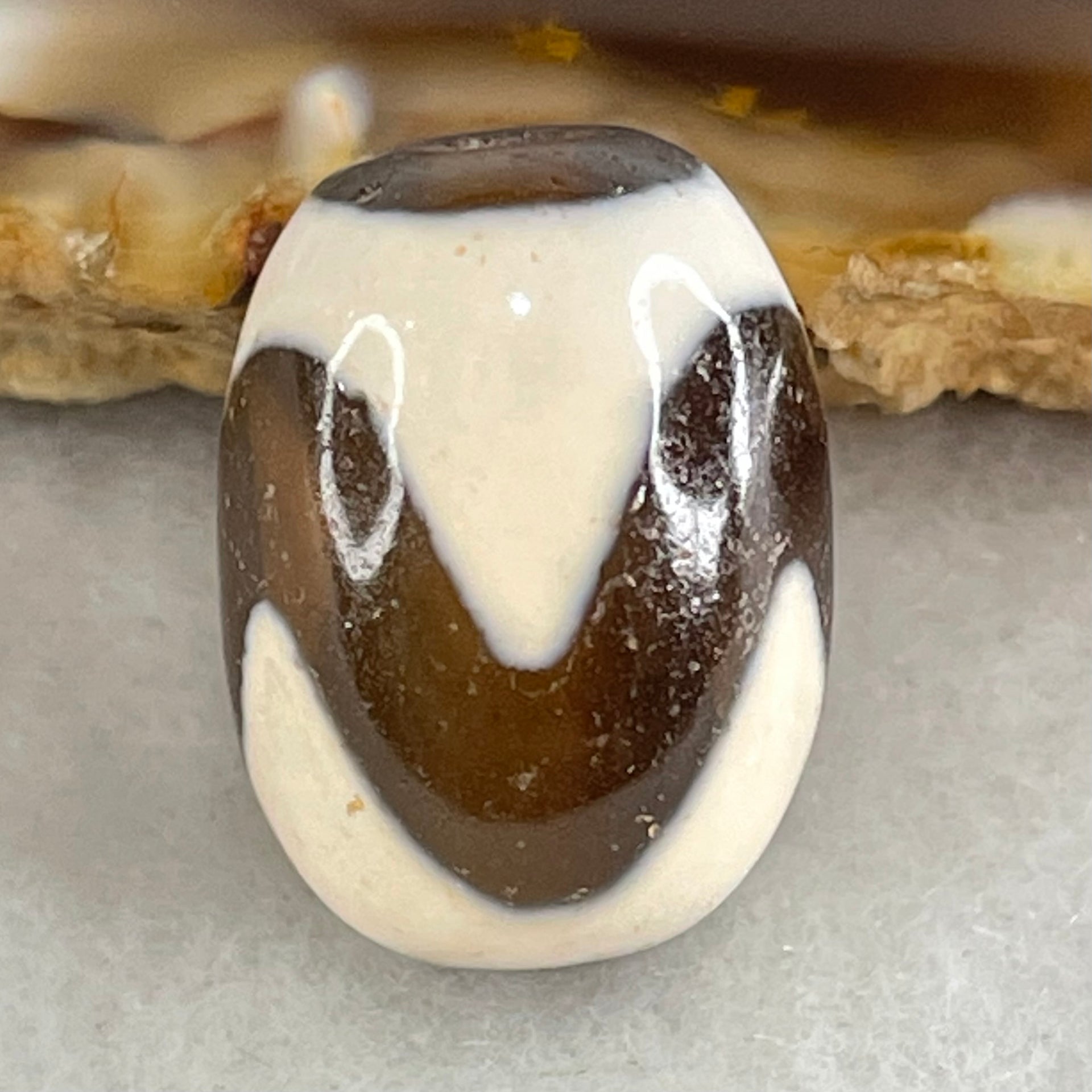 Natural Powerful Tibetan Old Oily Agate Tiger Tooth Daluo Dzi Bead Heavenly Master (Tian Zhu) 虎呀天诛 4.40g 17.4 by 12.9mm - Huangs Jadeite and Jewelry Pte Ltd