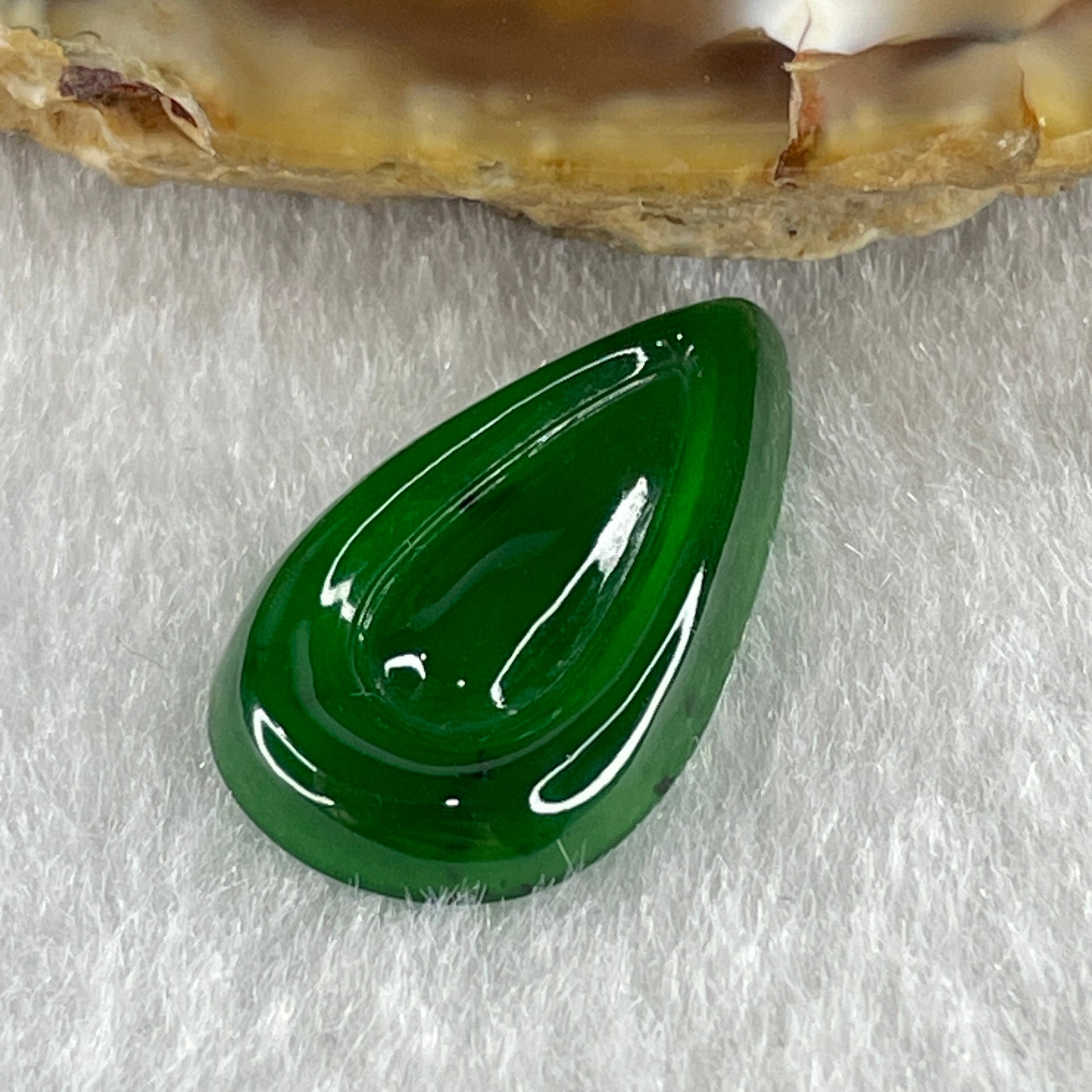 Type A Natural Semi Icy Bright Green Jadeite Tear Drop Shape Stone for Setting 1.25g 21.4 by 12.5 by 2.8mm - Huangs Jadeite and Jewelry Pte Ltd
