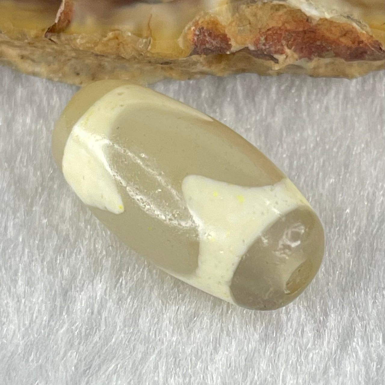 Natural Powerful Tibetan Old Oily Agate Tiger Tooth Daluo Dzi Bead Heavenly Master (Tian Zhu) 虎呀天诛 2.89g 19.9 by 10.0mm - Huangs Jadeite and Jewelry Pte Ltd