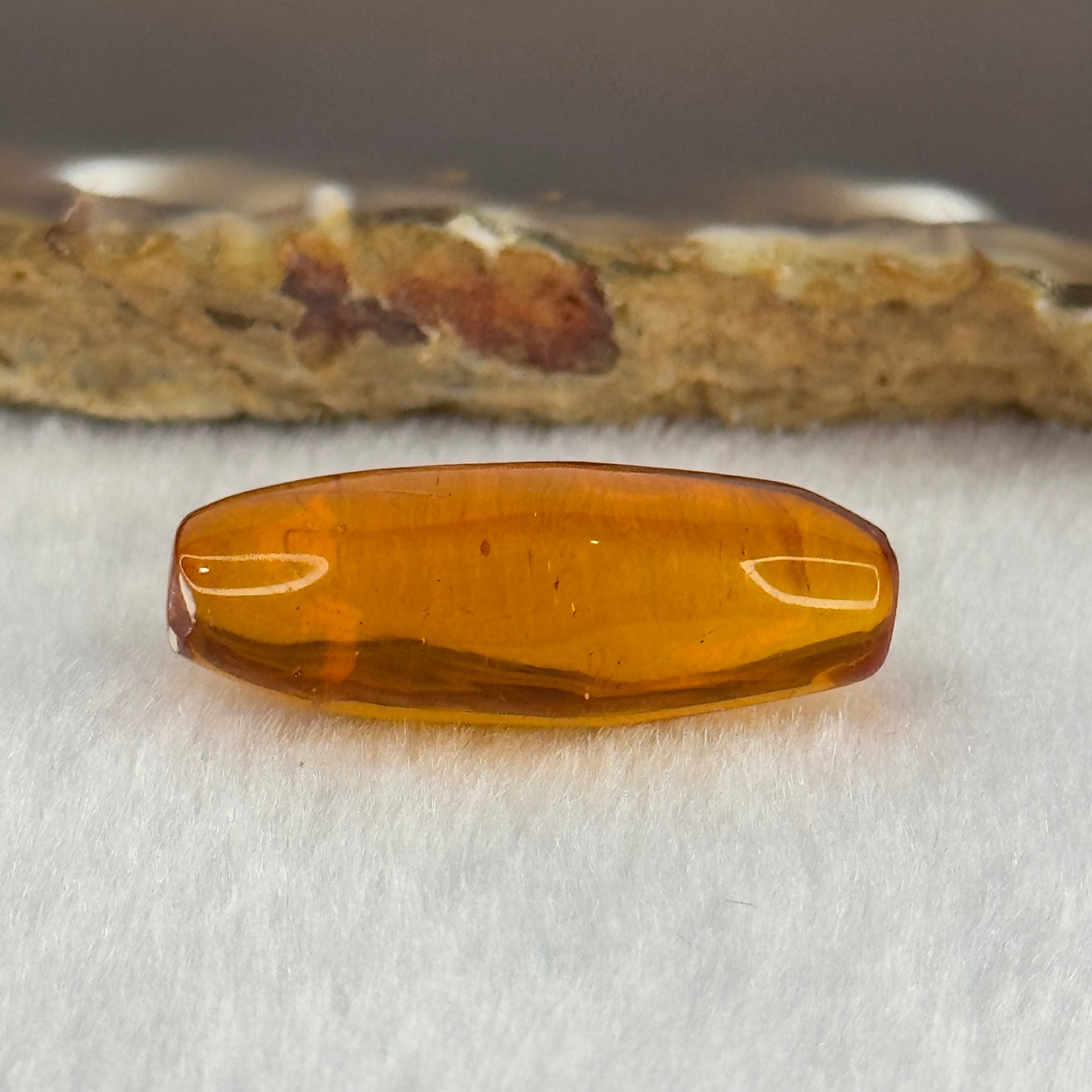 Natural Amber for Setting 1.71g 26.9 by 10.9 by 9.6mm - Huangs Jadeite and Jewelry Pte Ltd