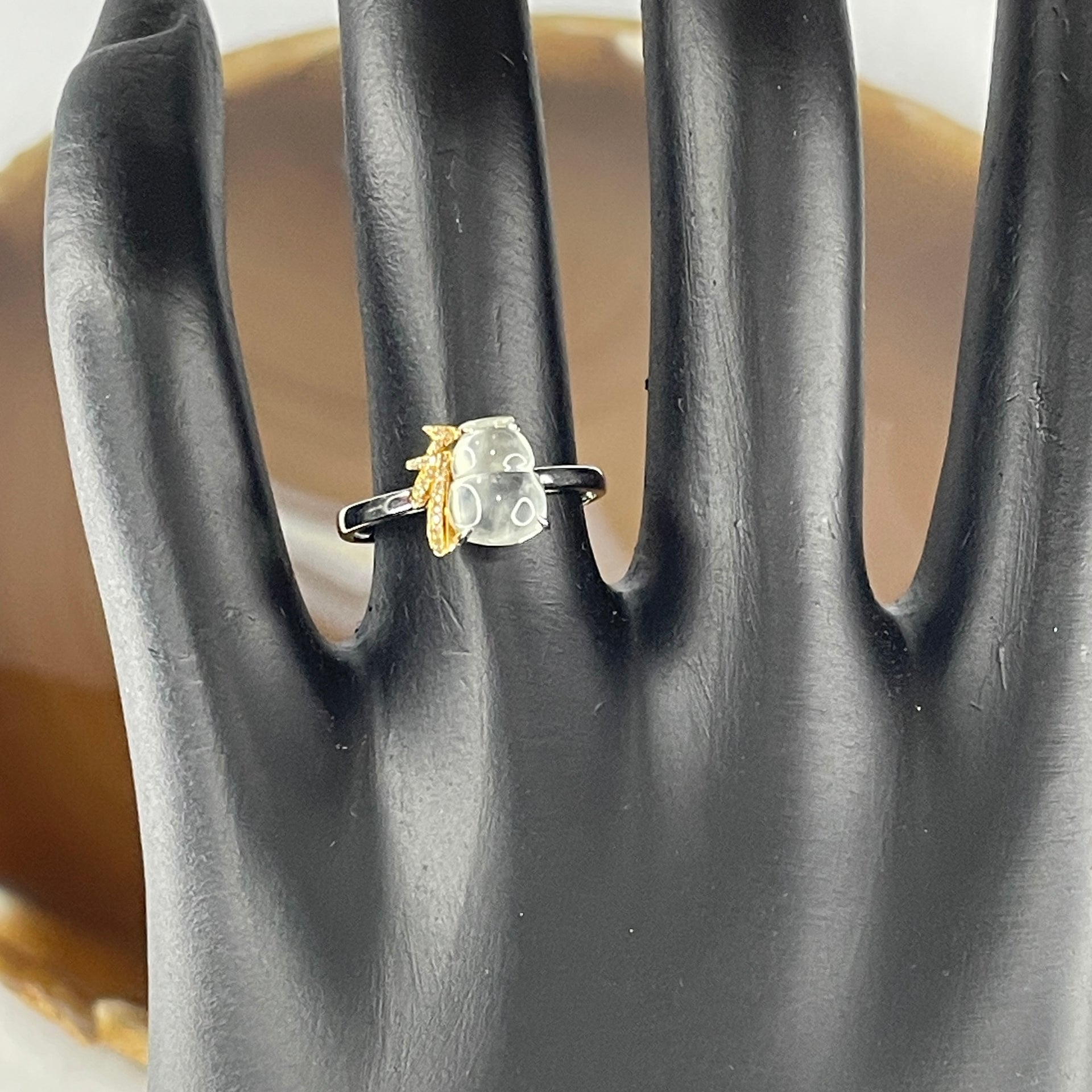 Type A Glassy Type Jade Jadeite Hulu Ring with 18k White Gold 1.60g 8.5 by 6.3 by 1.8mm US6.5 HK14 - Huangs Jadeite and Jewelry Pte Ltd
