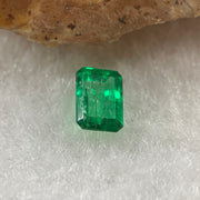 Natural Colombia Vivid Green Emerald (Beryl) Cut-Cornered Rectangular Step cut 0.45ct 5.4 by 3.9 by 2.6mm - Huangs Jadeite and Jewelry Pte Ltd