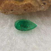 Natural Colombia Green Emerald (Beryl) Cut-Cornered Tear Drop cut 0.50ct 7.0 by 4.2 by 3.4mm - Huangs Jadeite and Jewelry Pte Ltd