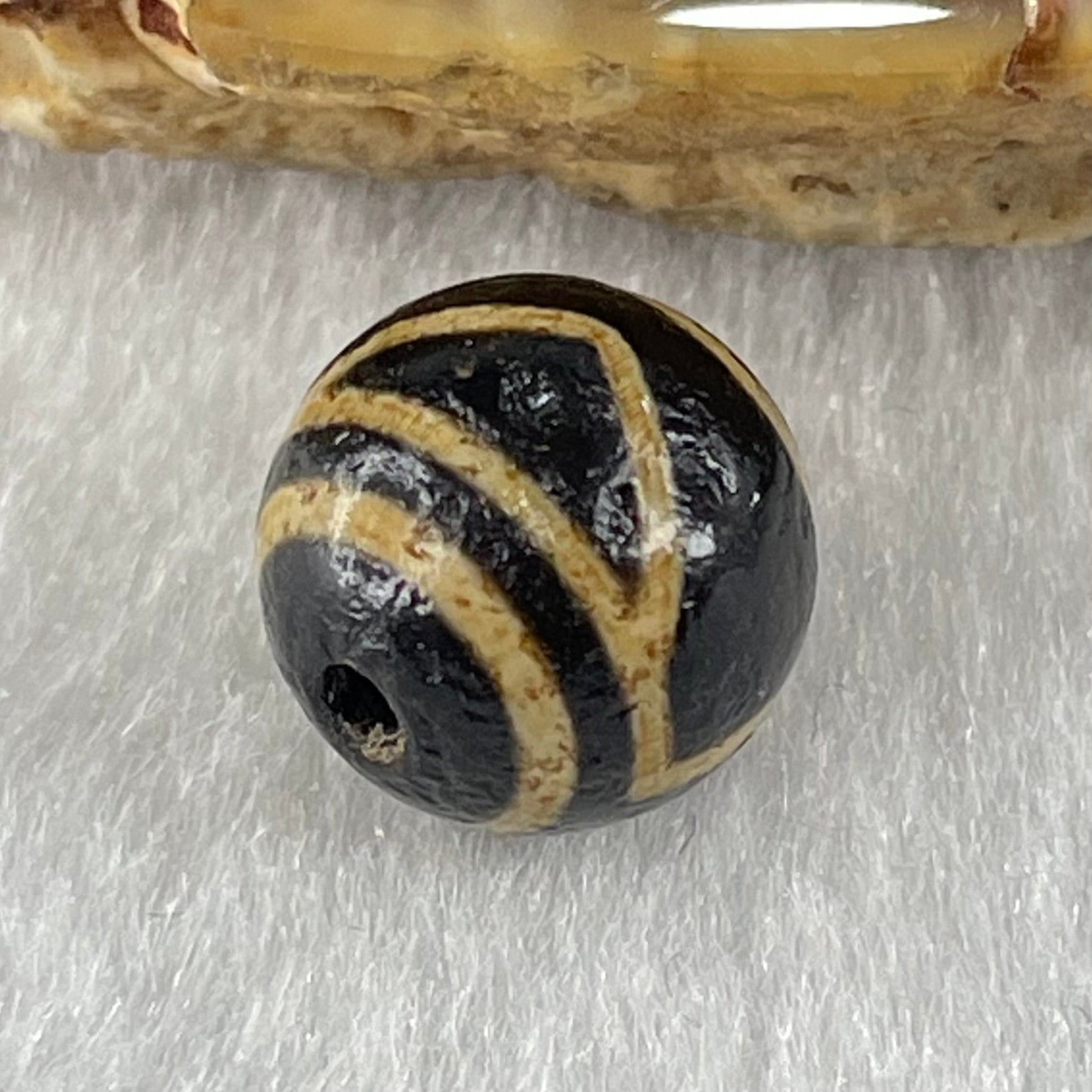 Natural Powerful Tibetan Old Oily Agate 1 Eye with Mountain Support Dzi Bead Heavenly Master (Tian Zhu) 一眼天诛 1.45g 10.3 by 10.3mm - Huangs Jadeite and Jewelry Pte Ltd