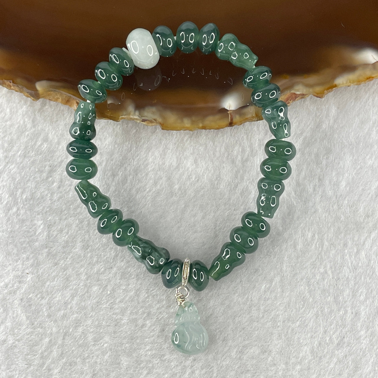 Natural Type A Blueish Green Jadeite Donut Shape Beads with Hulu Shape Charm with Icy Colorless Jadeite Hulu Charm Bracelet 11.79g 12cm 6.9mm 18 Beads Hulu 9.3 by 6.0mm 7 Pieces