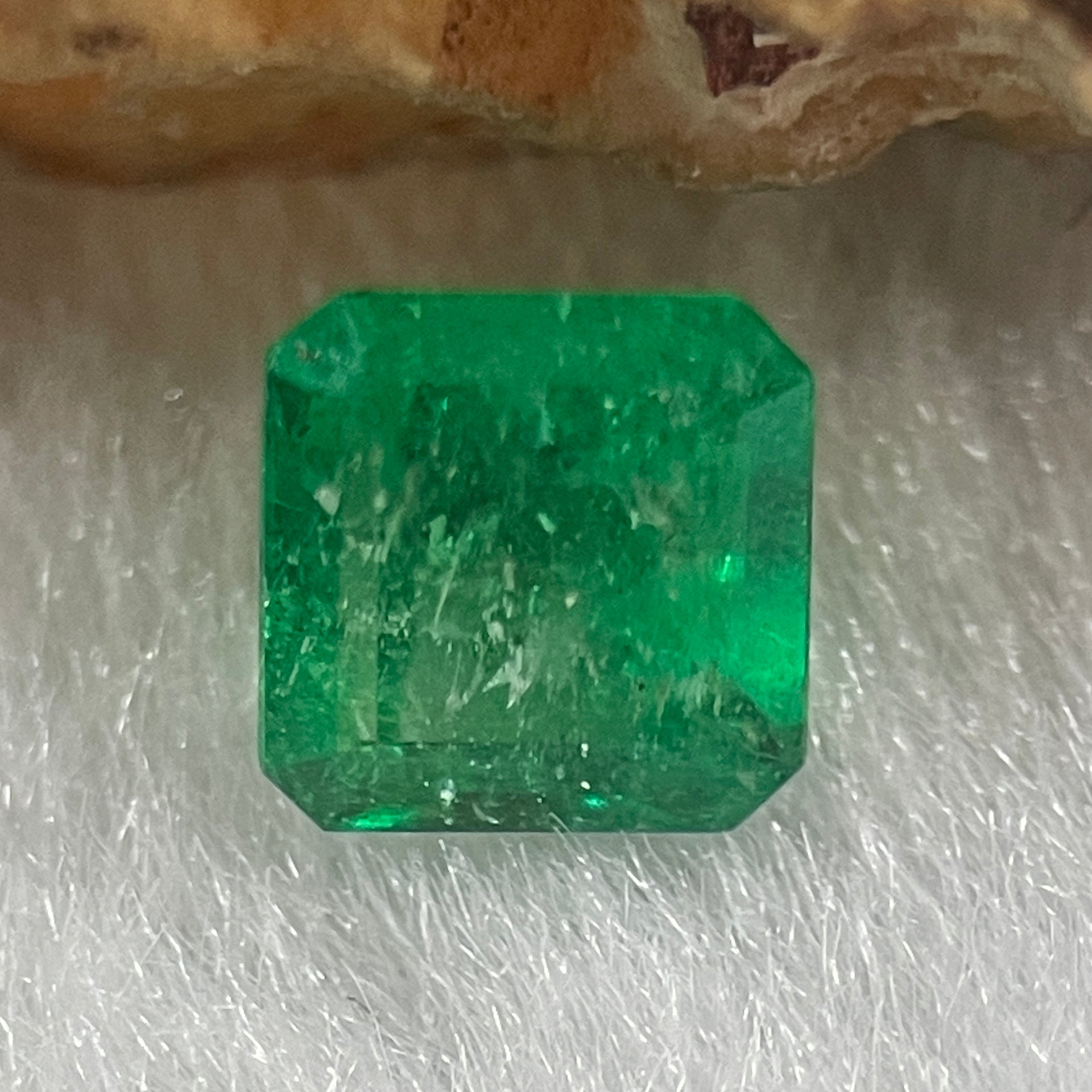 Natural Colombia Green Emerald (Beryl) Cut-Cornered Rectangular step cut 0.85ct 5.4 by 5.3 by 4.0mm - Huangs Jadeite and Jewelry Pte Ltd