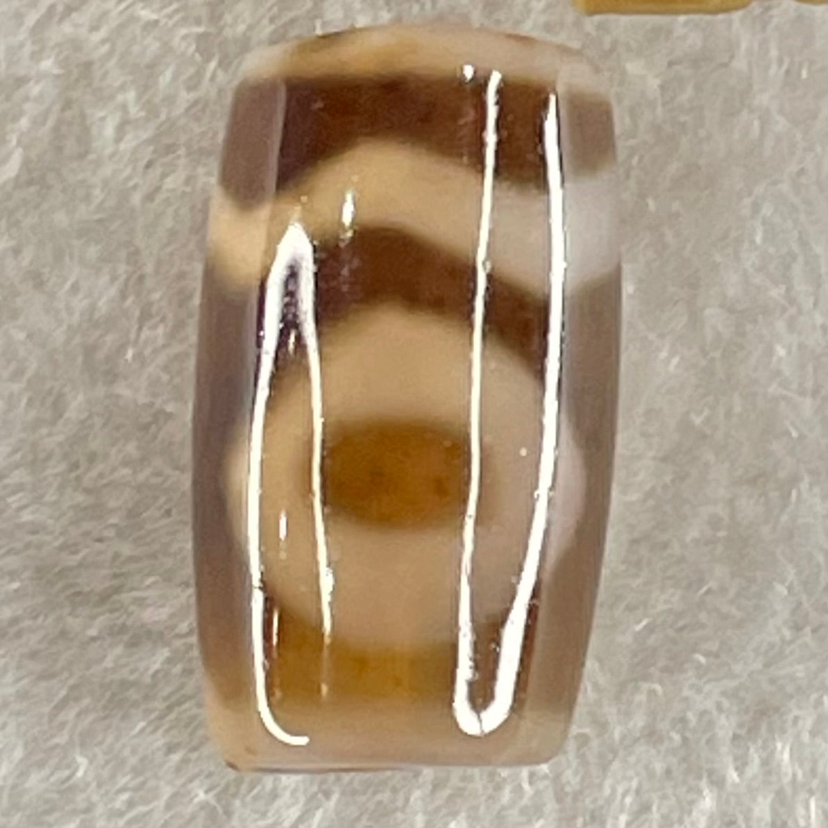 Natural Powerful Tibetan Old Oily Agate Sky Door Serenity 1 Eye Dzi Bead Heavenly Master (Tian Zhu) 一眼天门天诛 4.75g 20.2 by 11.8mm - Huangs Jadeite and Jewelry Pte Ltd