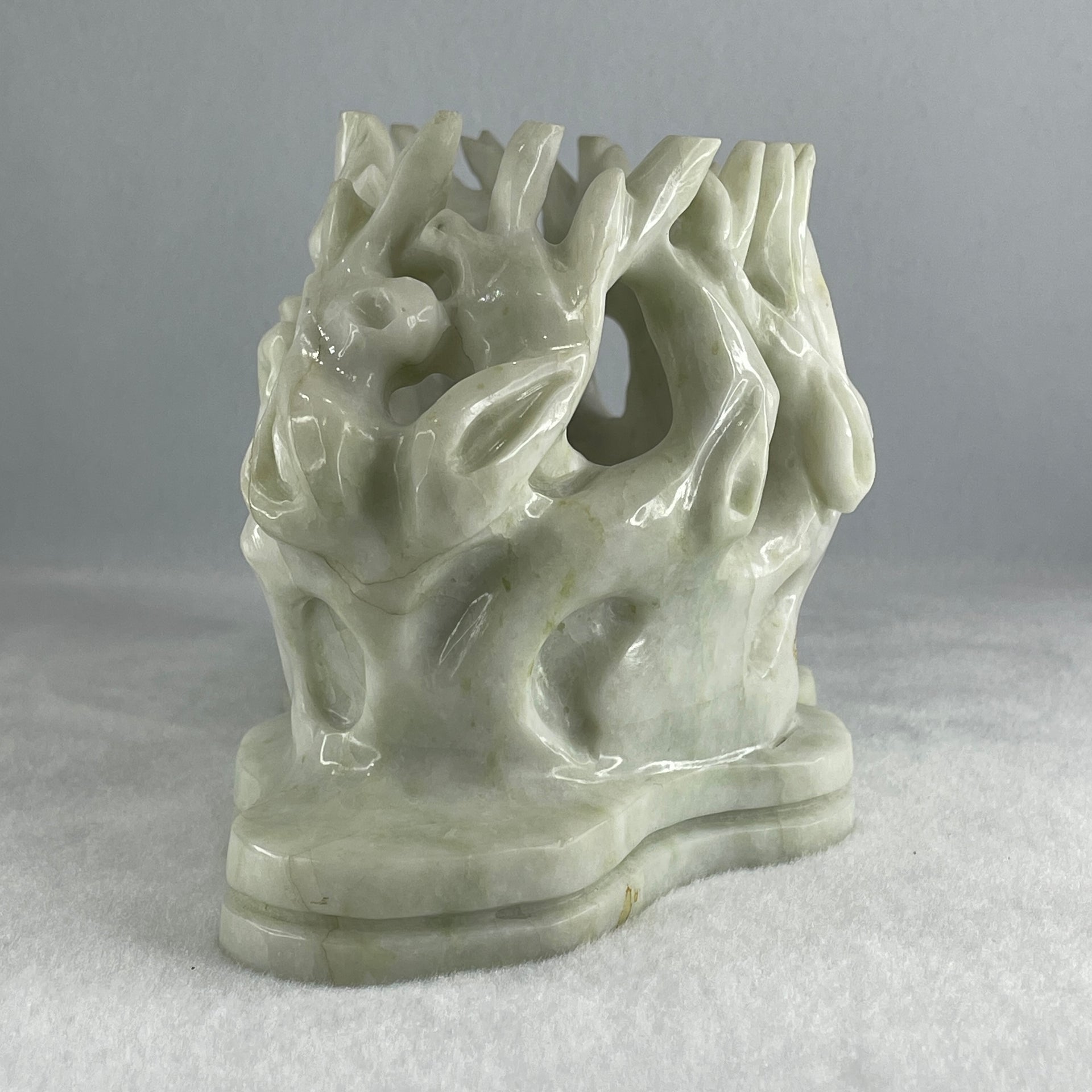 Natural White with Green Spots Serpentine Nest Display 2,027.2g 215.0 b 100.0 by 112.0mm - Huangs Jadeite and Jewelry Pte Ltd