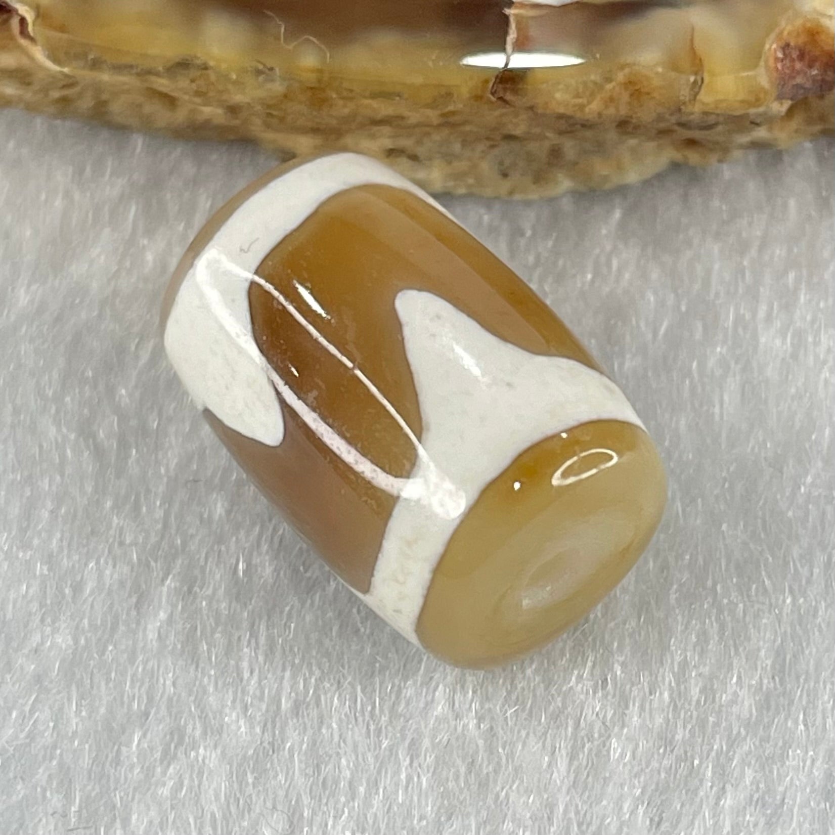 Natural Powerful Tibetan Old Oily Agate Tiger Tooth Daluo Dzi Bead Heavenly Master (Tian Zhu) 虎呀天诛 3.27g 15.7 by 10.8mm - Huangs Jadeite and Jewelry Pte Ltd