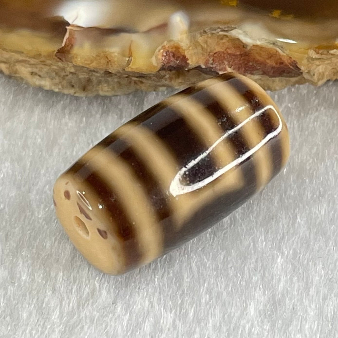 Natural Powerful Tibetan Old Oily Agate Sky Door Serenity 1 Eye Dzi Bead Heavenly Master (Tian Zhu) 一眼天诛 4.85g 19.9 by 11.7mm - Huangs Jadeite and Jewelry Pte Ltd